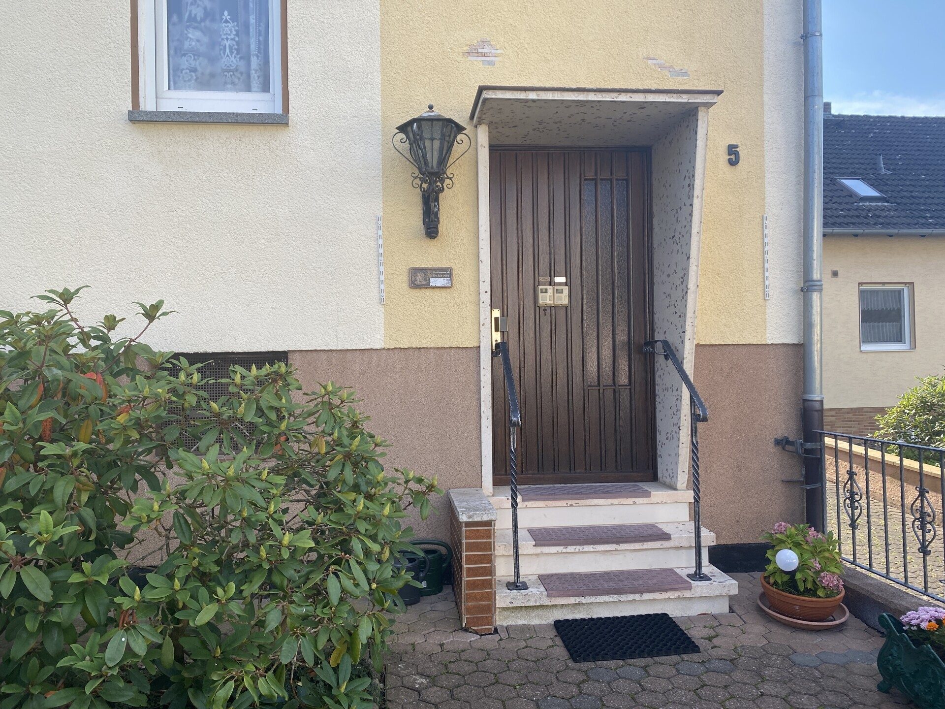 Immobilienangebot - Niedenstein / Metze - Wohnen - Zweifamilienhaus in ruhiger Lage sucht Familie!!!
KEINE KÄUFERPROVISION