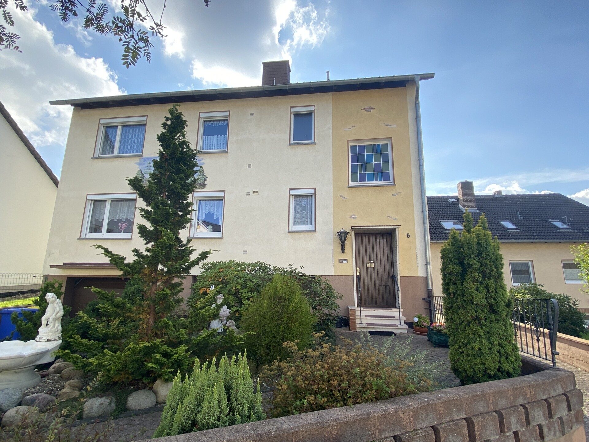 Immobilienangebot - Niedenstein / Metze - Wohnen - Zweifamilienhaus in ruhiger Lage sucht Familie!!!
KEINE KÄUFERPROVISION