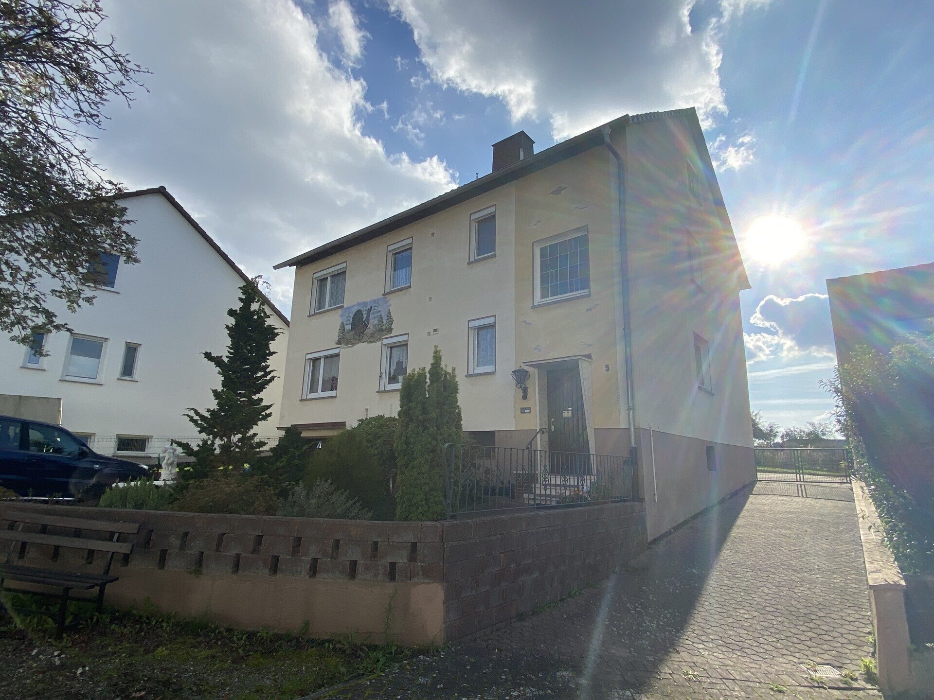 Immobilienangebot - Niedenstein / Metze - Wohnen - Zweifamilienhaus in ruhiger Lage sucht Familie!!!
KEINE KÄUFERPROVISION
