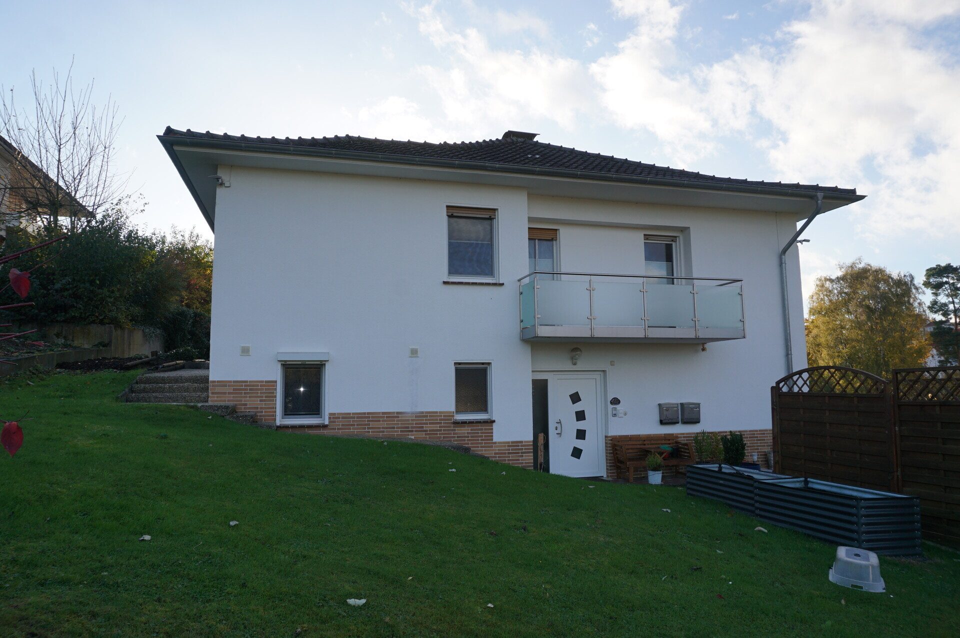 Immobilienangebot - Melsungen - Wohnen - Großzügiges, gepflegtes Zweifamilienhaus in attraktiver Lage. Keine Käuferprovision!