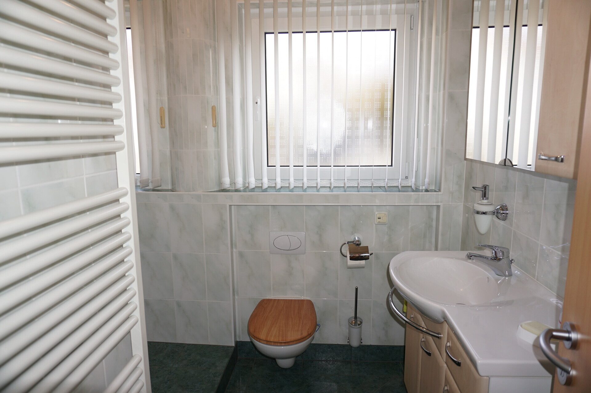 Immobilienangebot - Guxhagen - Wohnen - Rundum gepflegtes Einfamilienhaus in Guxhagen. Keine Käuferprovision!