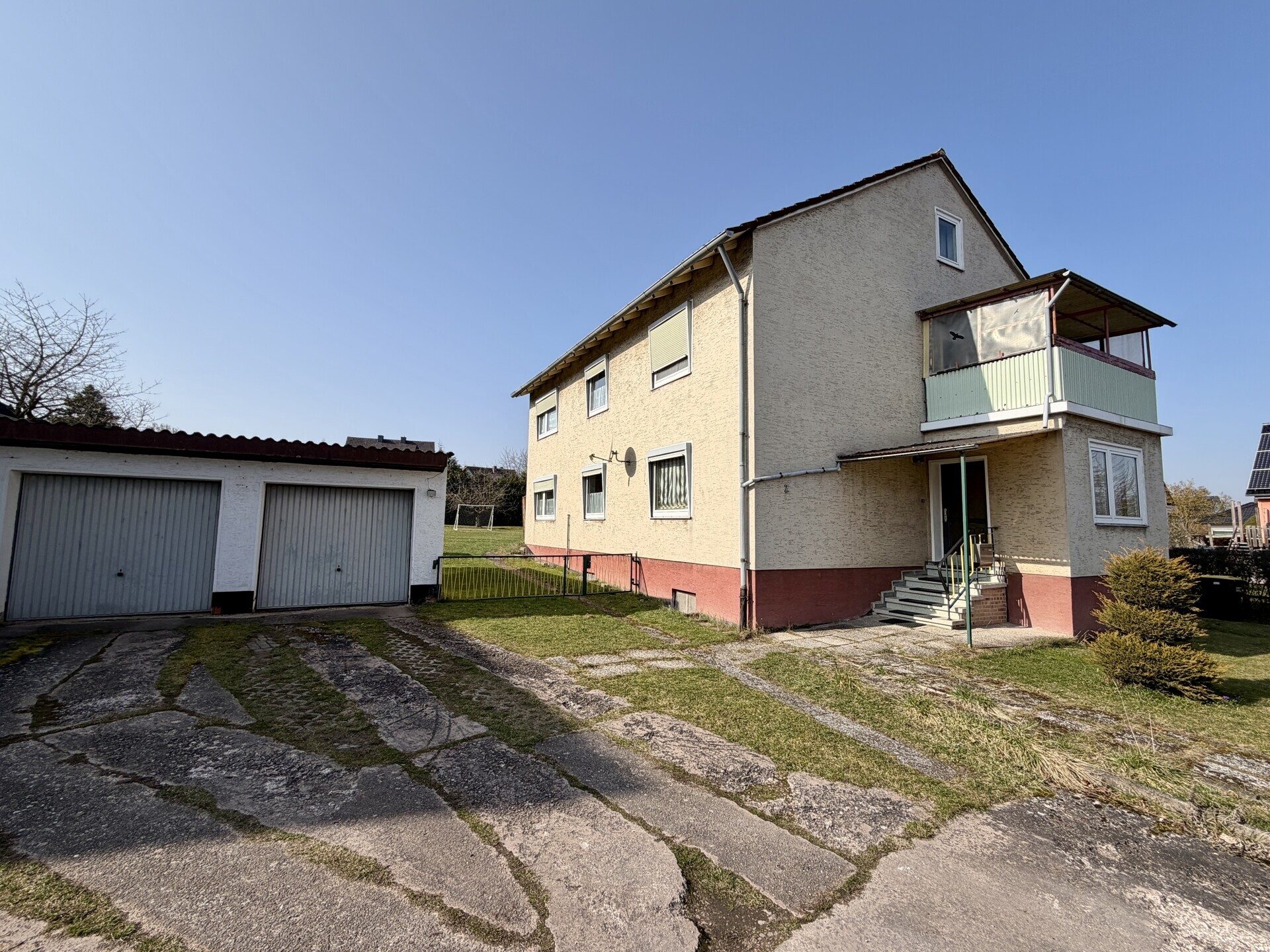 Immobilienangebot - Calden / Fürstenwald - Wohnen - Zweifamilienhaus mit großem Garten in Fürstenwald!
KEINE KÄUFERPROVISION
