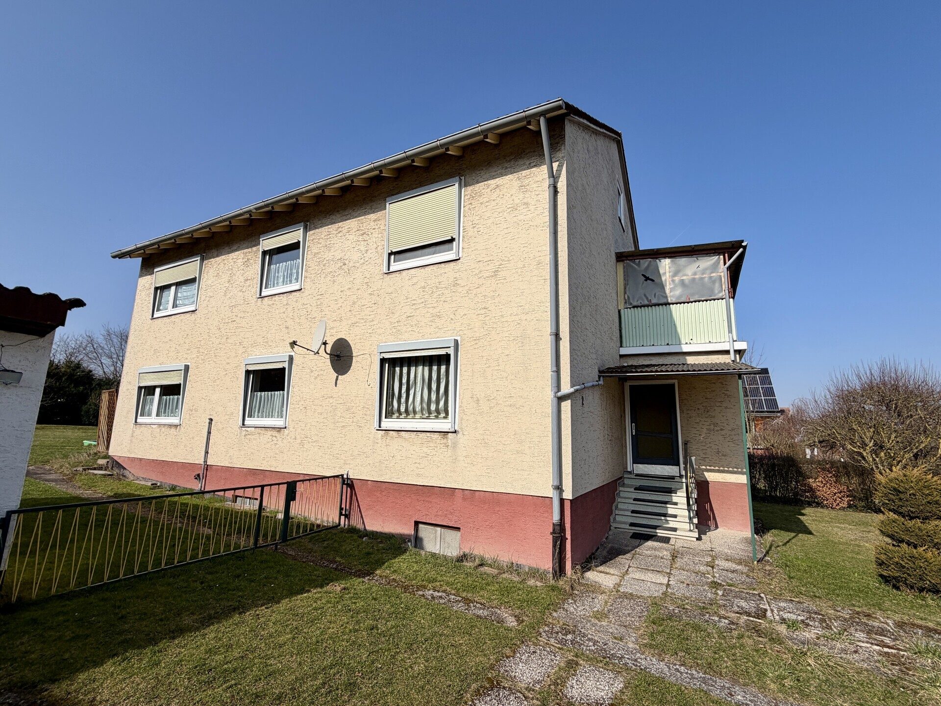 Immobilienangebot - Calden / Fürstenwald - Wohnen - Zweifamilienhaus mit großem Garten in Fürstenwald!
KEINE KÄUFERPROVISION