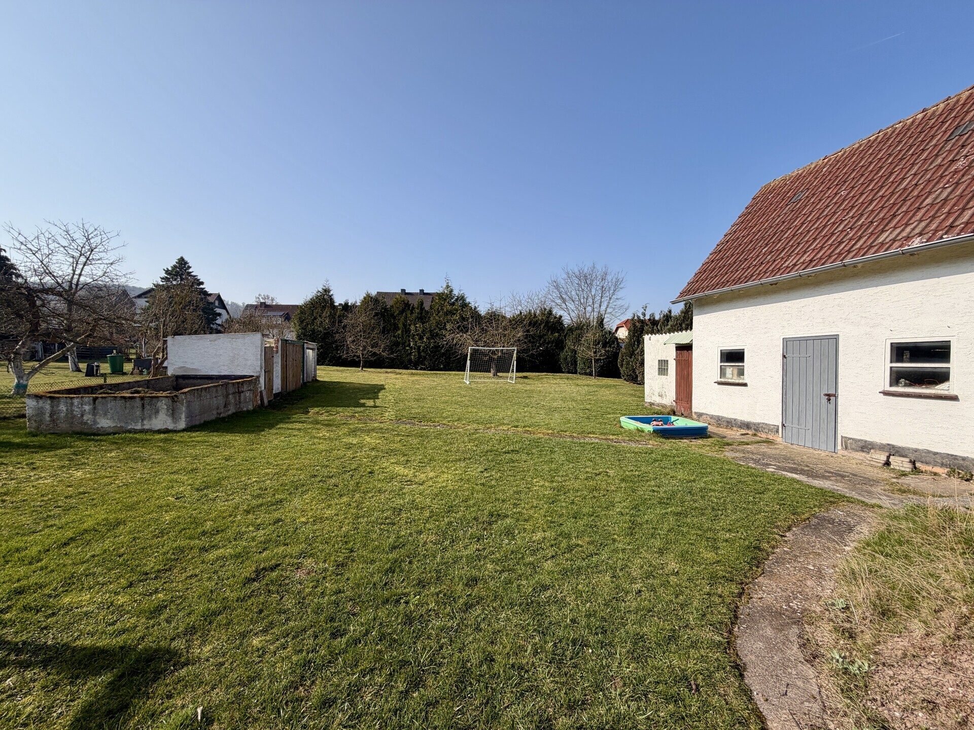 Immobilienangebot - Calden / Fürstenwald - Wohnen - Zweifamilienhaus mit großem Garten in Fürstenwald!
KEINE KÄUFERPROVISION