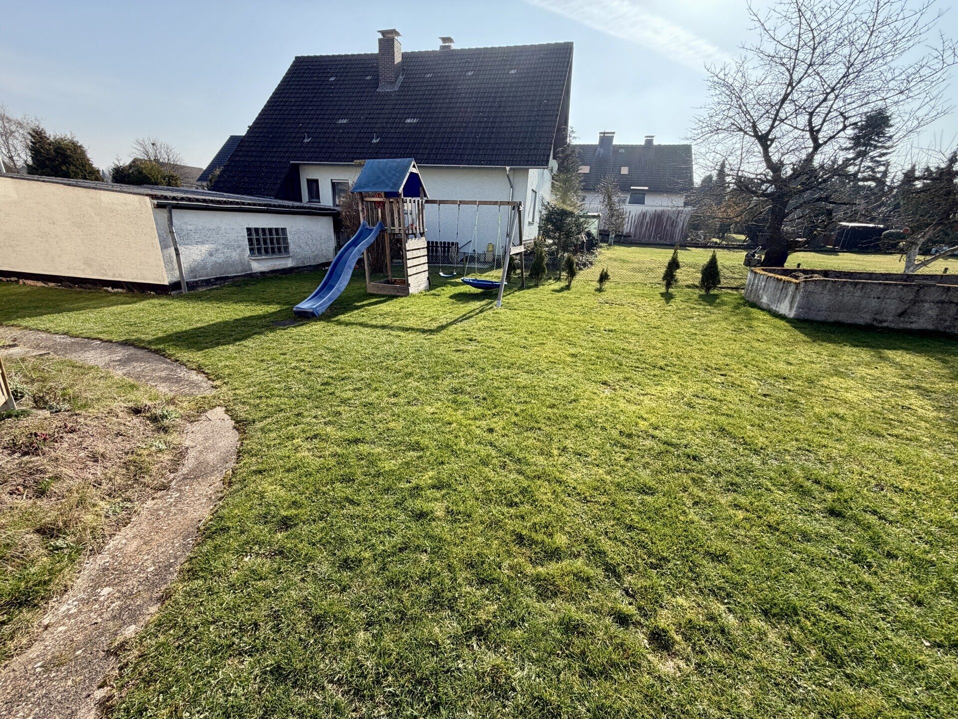 Immobilienangebot - Calden / Fürstenwald - Wohnen - Zweifamilienhaus mit großem Garten in Fürstenwald!
KEINE KÄUFERPROVISION