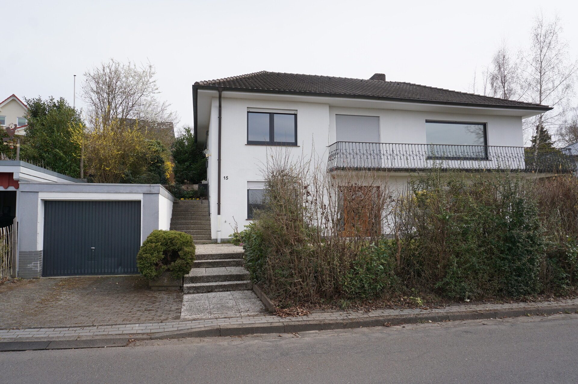 Immobilienangebot - Melsungen - Wohnen - Einfamilienhaus mit ELW in bester Lage von Melsungen zu  vermieten!