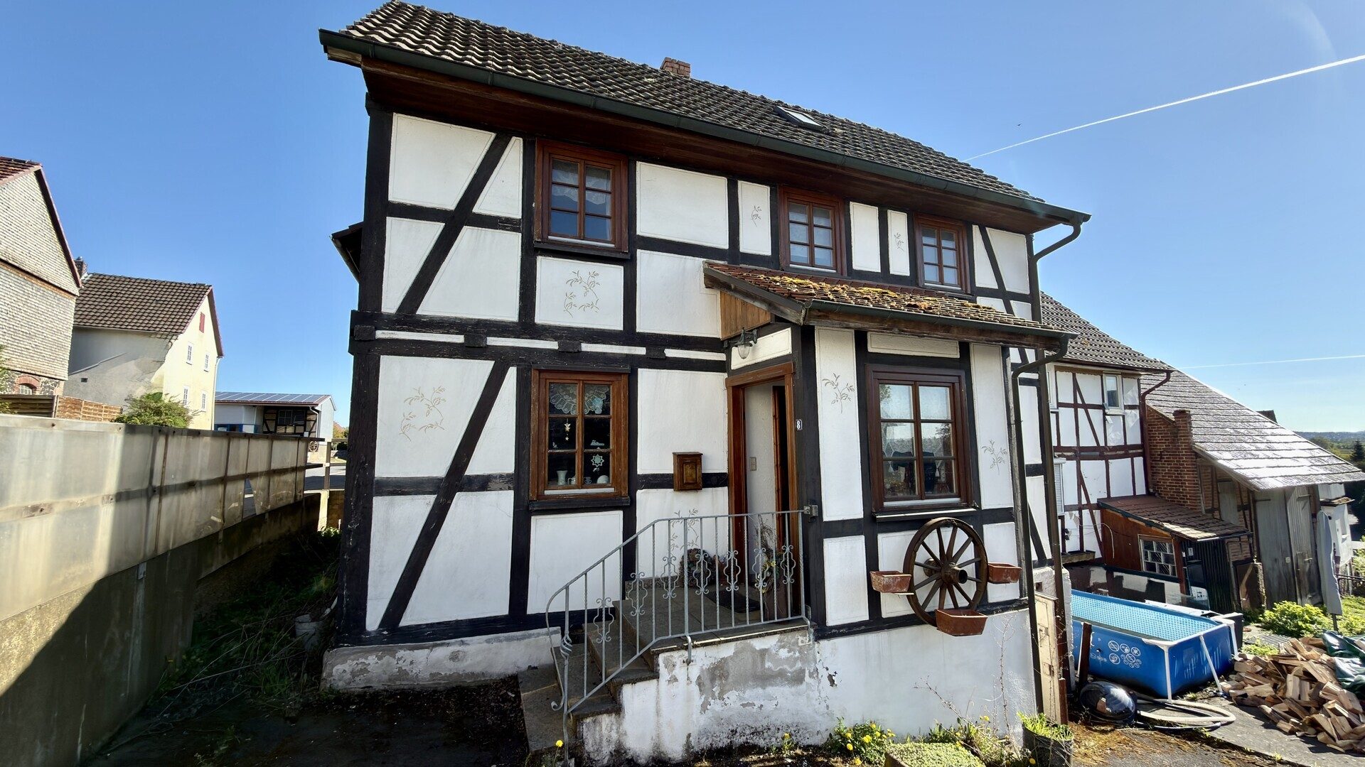 Immobilienangebot - Wabern / Unshausen - Wohnen - Fachwerkhaus mit Renovierungsbedarf in Wabern - KEINE KÄUFERPROVISION!