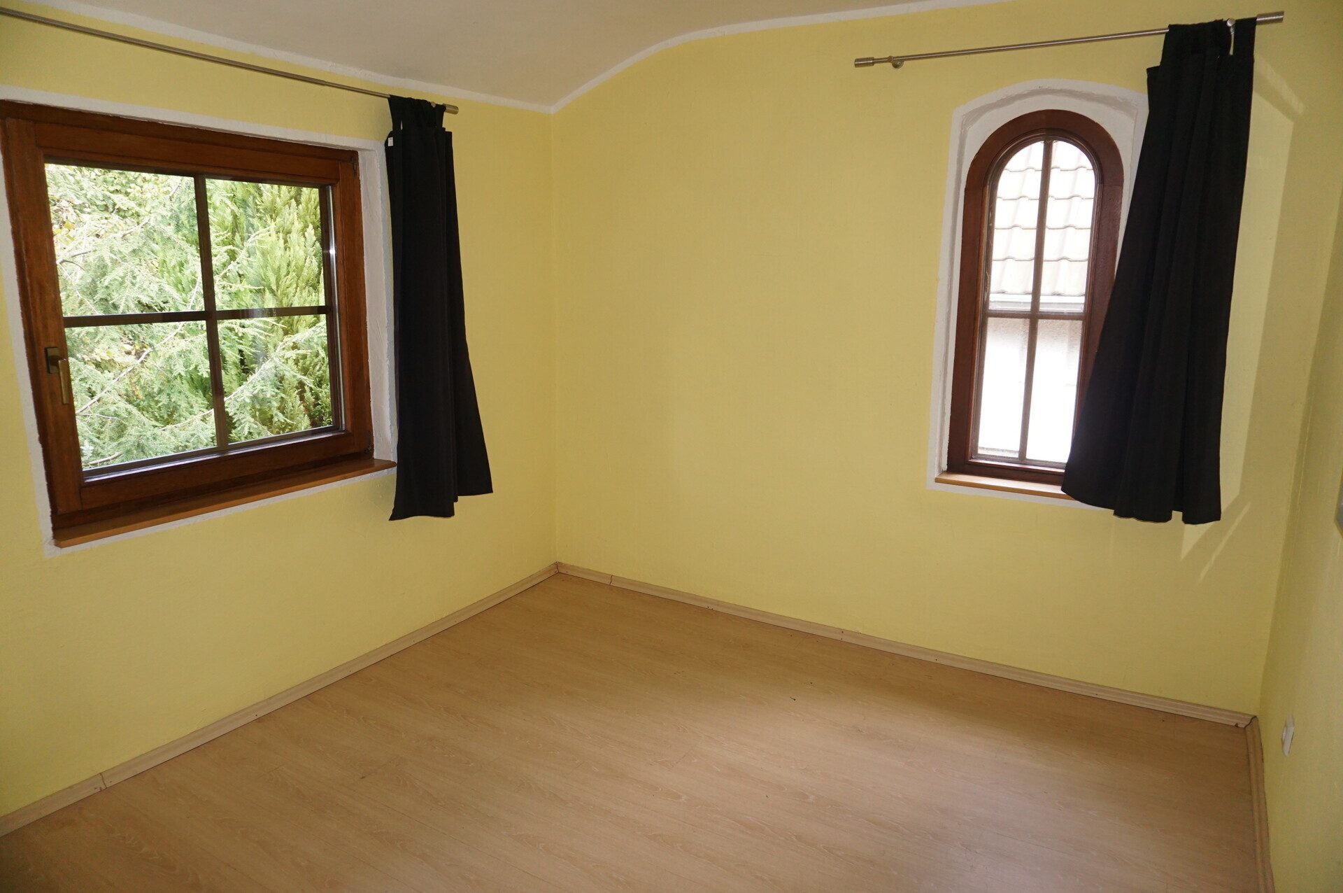 Immobilienangebot - Melsungen / Röhrenfurth - Wohnen - Bahnwärterhäuschen für Individualisten. Keine Käuferprovision!