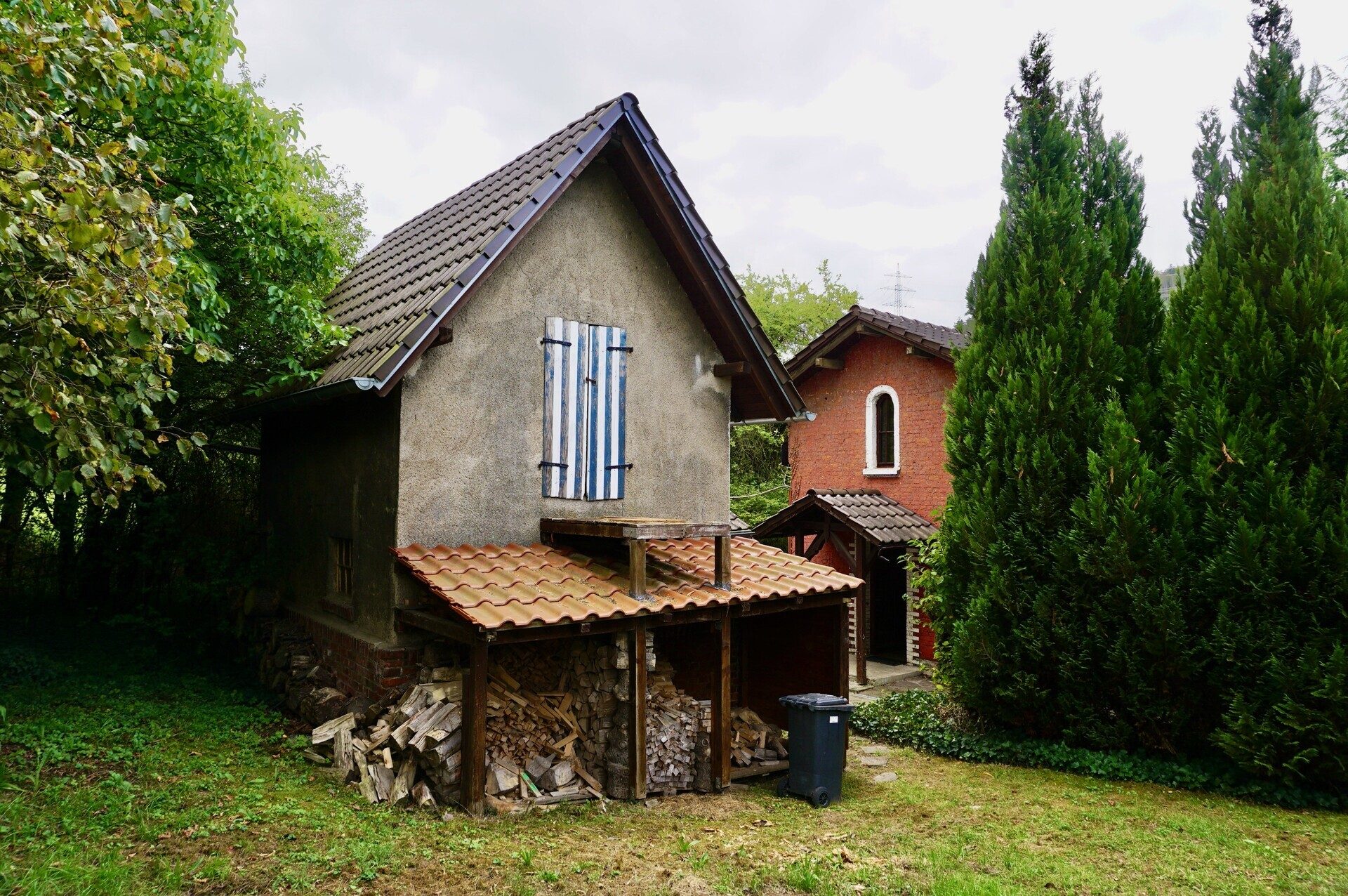 Immobilienangebot - Melsungen / Röhrenfurth - Wohnen - Bahnwärterhäuschen für Individualisten. Keine Käuferprovision!