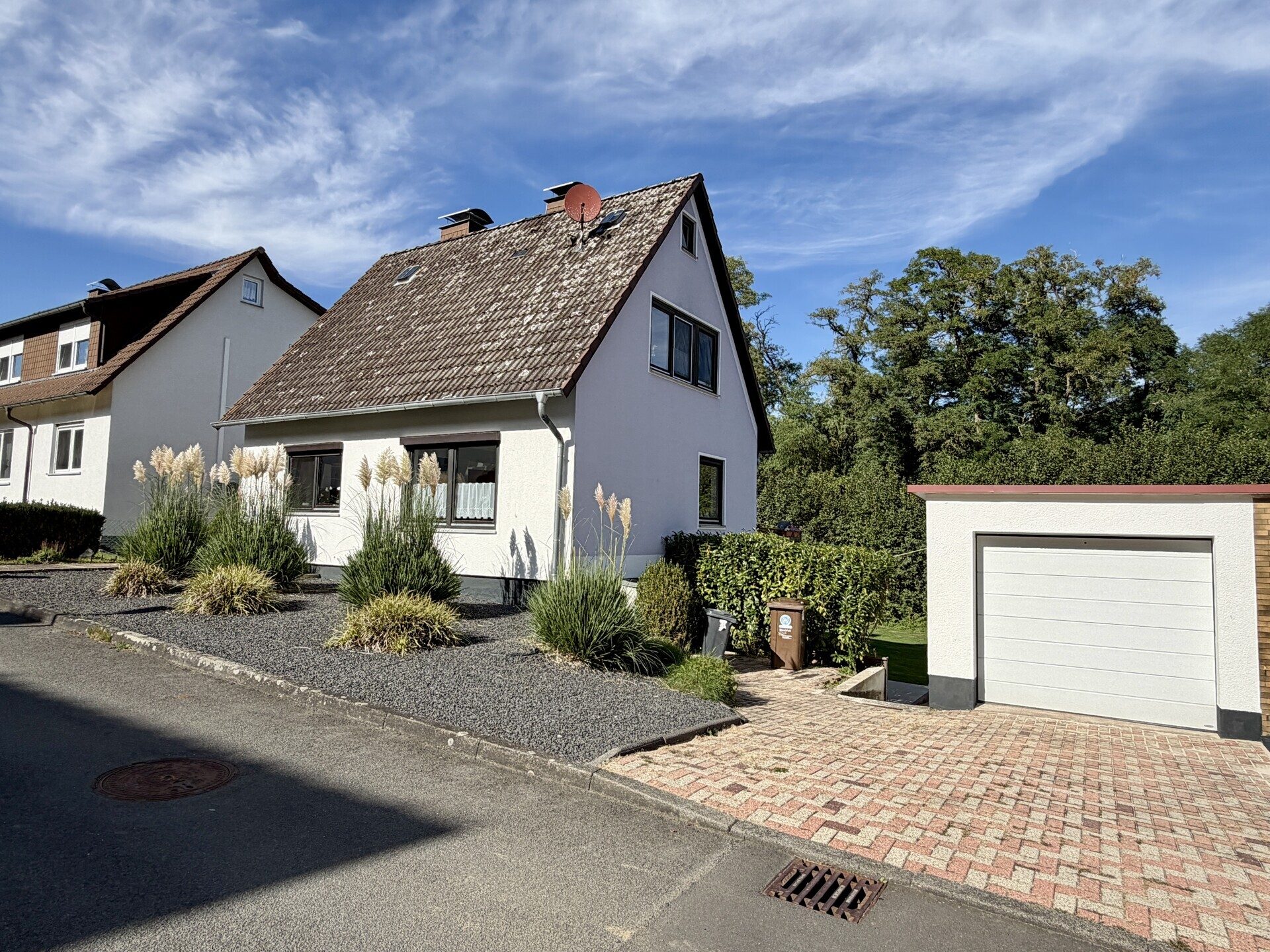 Immobilienangebot - Schauenburg / Hoof - Wohnen - Kompaktes und gepflegtes Familiendomizil in Hoof!
KEINE KÄUFERPROVISION
