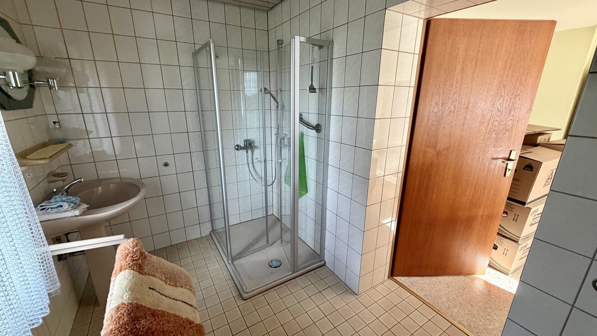 Immobilienangebot - Körle - Wohnen - Gepflegtes Zweifamilienhaus in zentraler Lage von Körle zu verkaufen. Keine Käuferprovision!