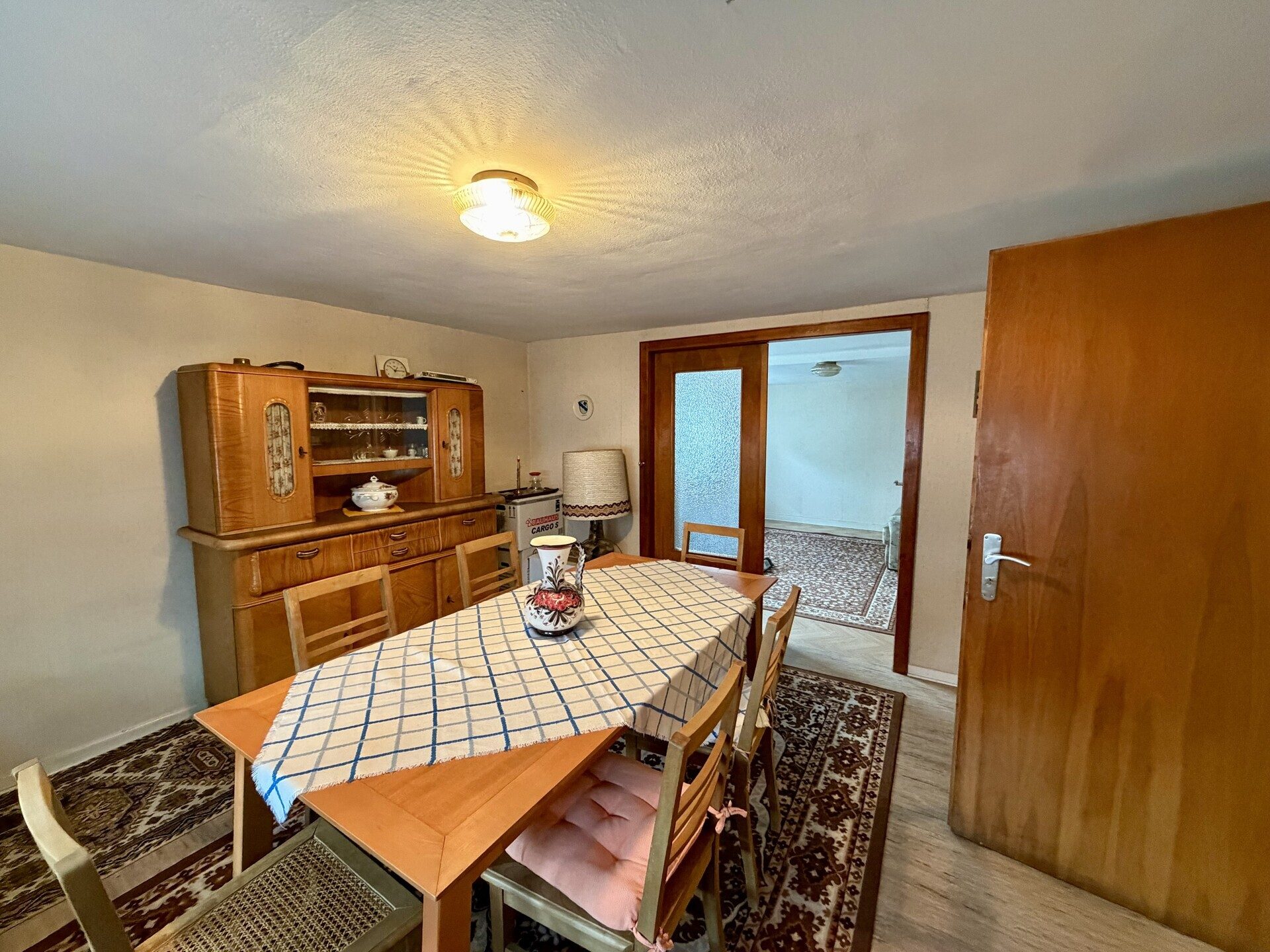 Immobilienangebot - Körle - Wohnen - Gepflegtes Zweifamilienhaus in zentraler Lage von Körle zu verkaufen. Keine Käuferprovision!
