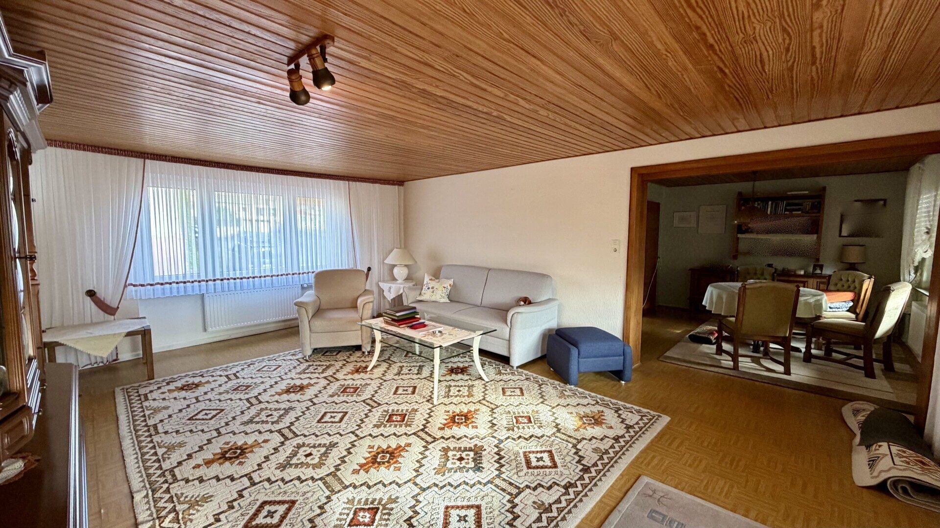 Immobilienangebot - Körle - Wohnen - Gepflegtes Zweifamilienhaus in zentraler Lage von Körle zu verkaufen. Keine Käuferprovision!