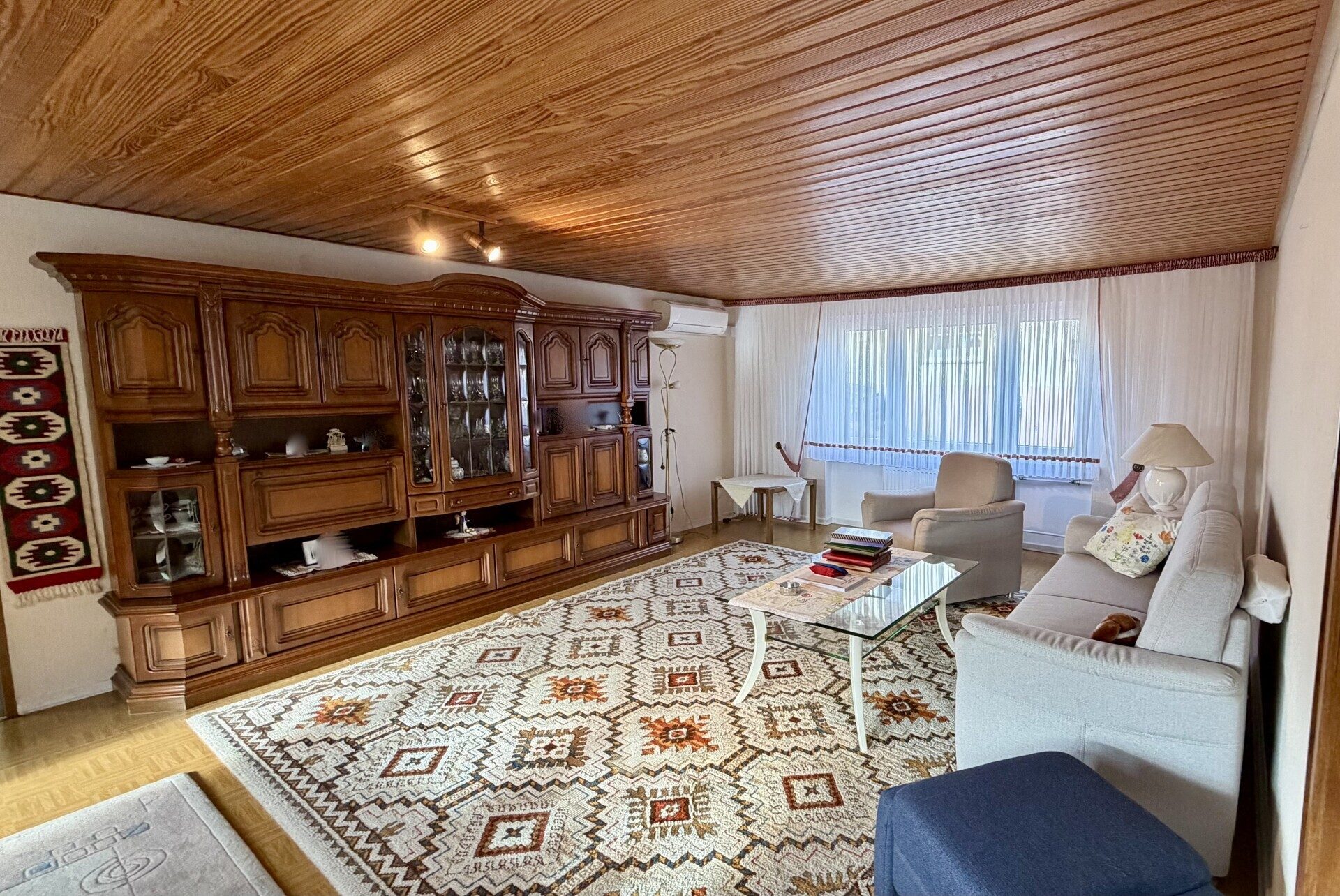 Immobilienangebot - Körle - Wohnen - Gepflegtes Zweifamilienhaus in zentraler Lage von Körle zu verkaufen. Keine Käuferprovision!