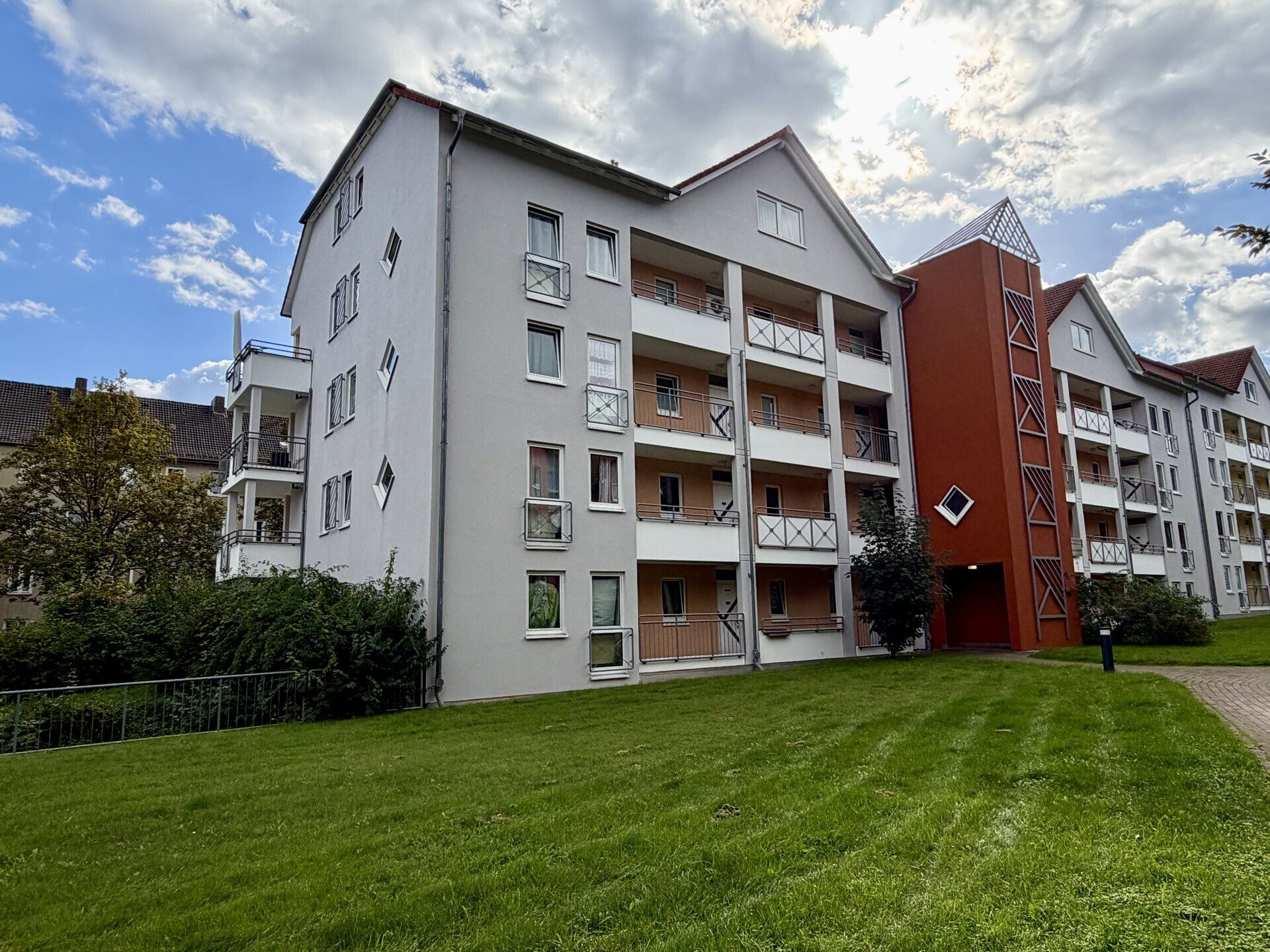 Immobilienangebot - Kassel / Nord (Holland) - Wohnen - Gepflegte Maisonette-ETW, ideal für Familien oder Studenten-WG! KEINE KÄUFERPROVISION