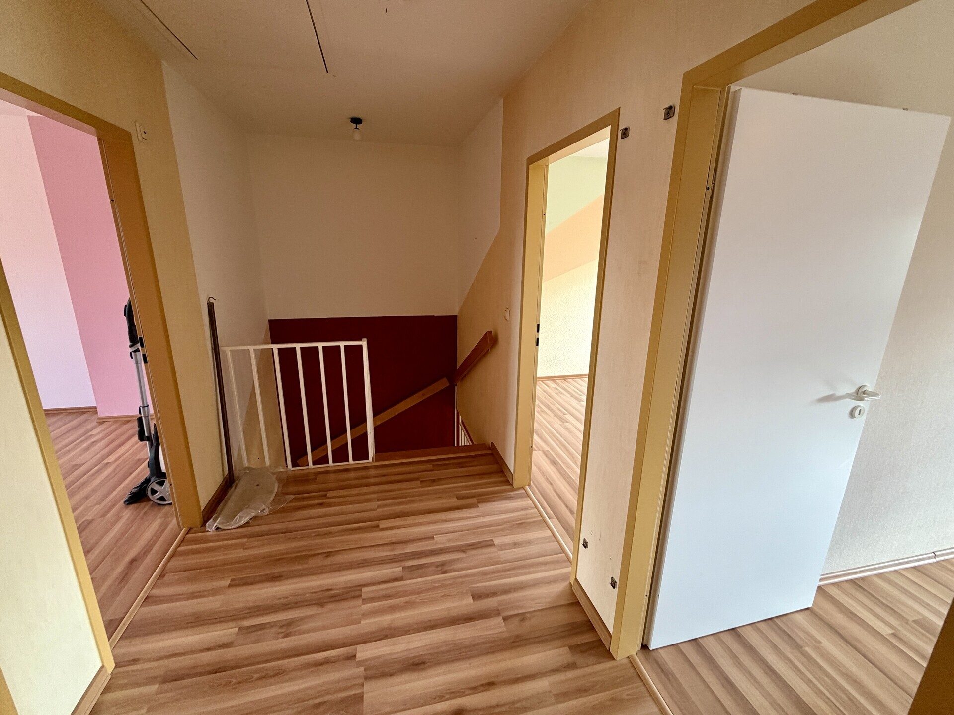 Immobilienangebot - Kassel / Nord (Holland) - Wohnen - Gepflegte Maisonette-ETW, ideal für Familien oder Studenten-WG! KEINE KÄUFERPROVISION