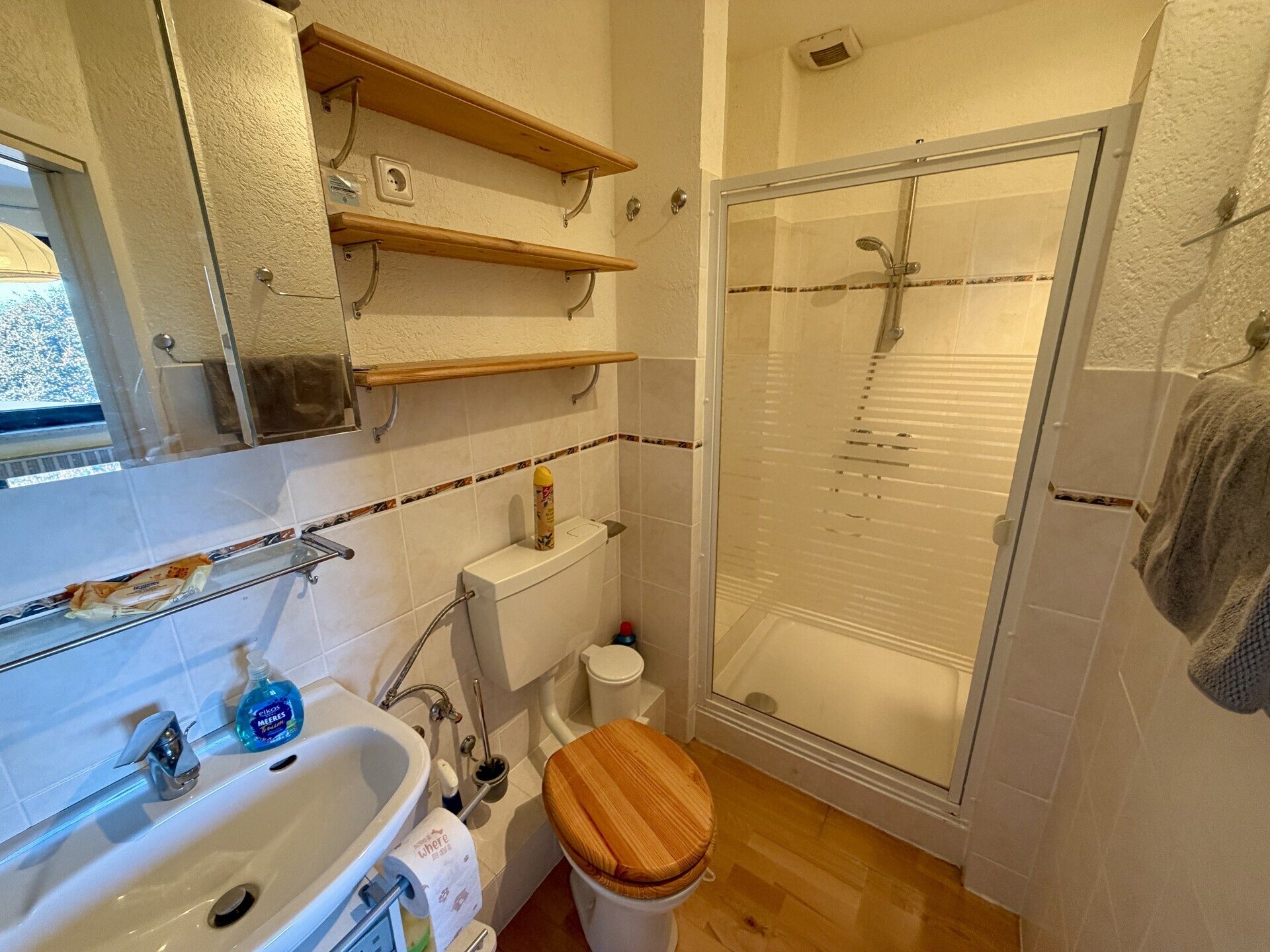 Immobilienangebot - Knüllwald / Oberbeisheim - Wohnen - Gepflegtes Zuhause für mehrere Generationen!
KEINE KÄUFERPROVISION