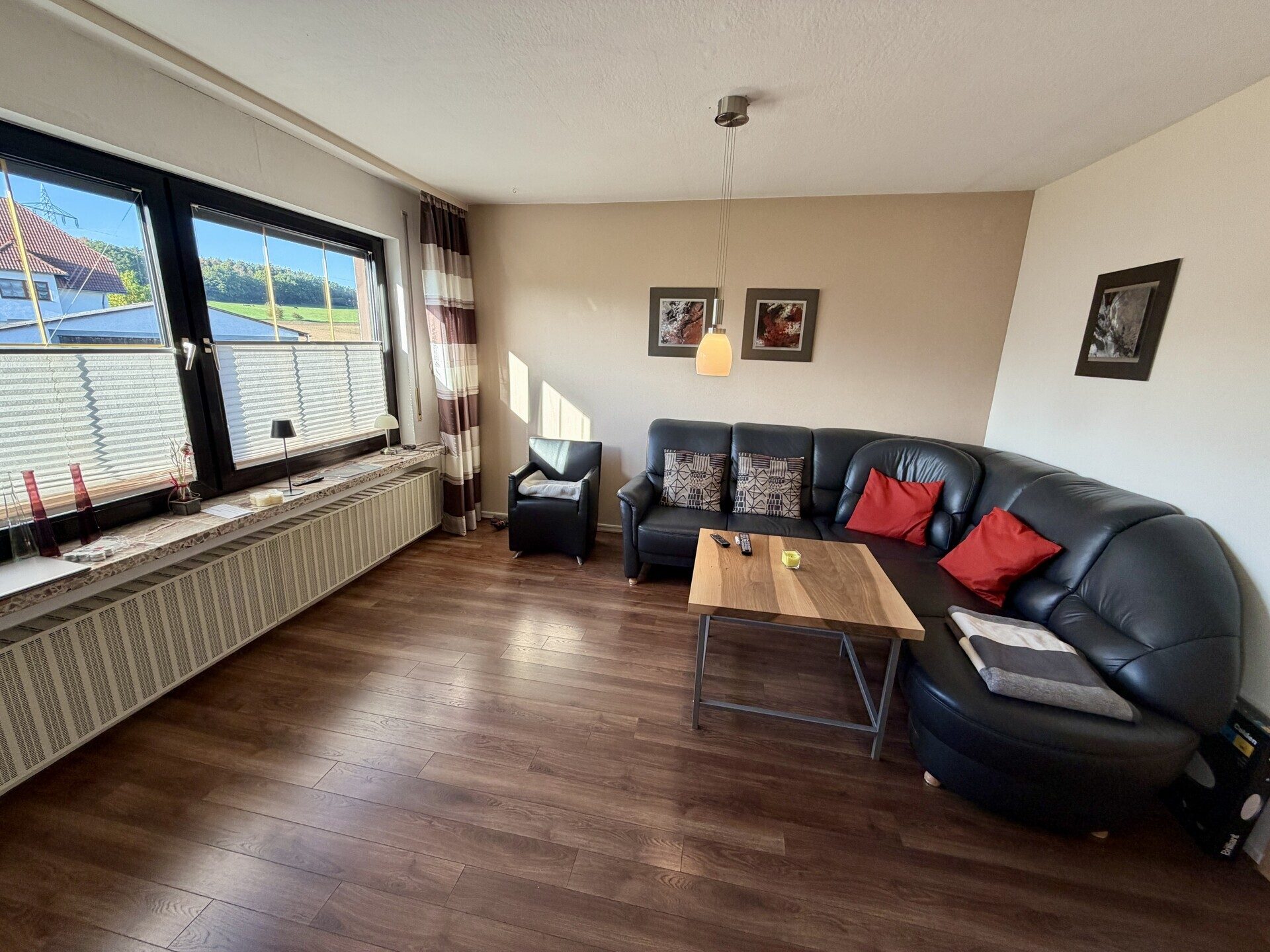 Immobilienangebot - Knüllwald / Oberbeisheim - Wohnen - Gepflegtes Zuhause für mehrere Generationen!
KEINE KÄUFERPROVISION