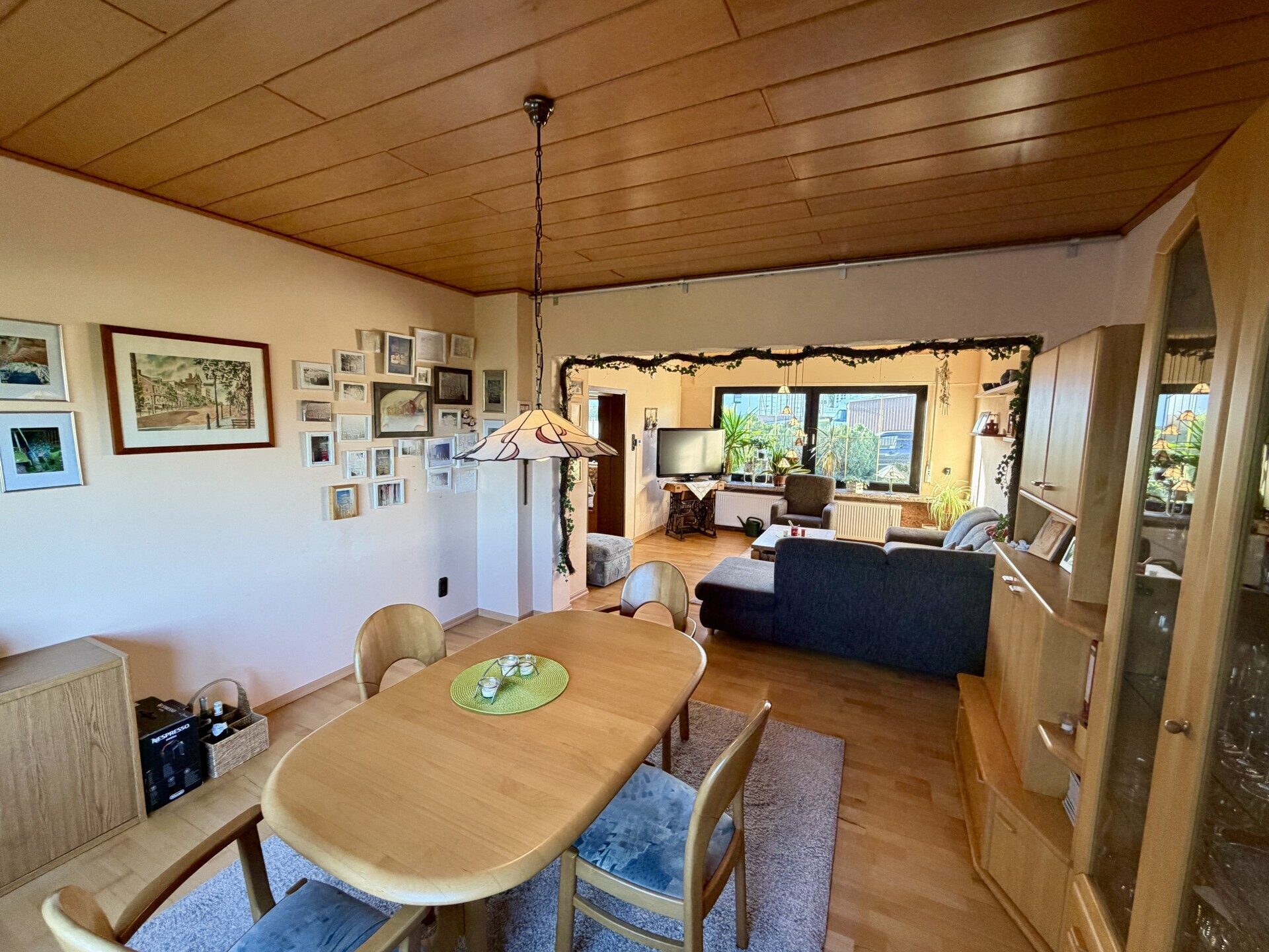 Immobilienangebot - Knüllwald / Oberbeisheim - Wohnen - Gepflegtes Zuhause für mehrere Generationen!
KEINE KÄUFERPROVISION