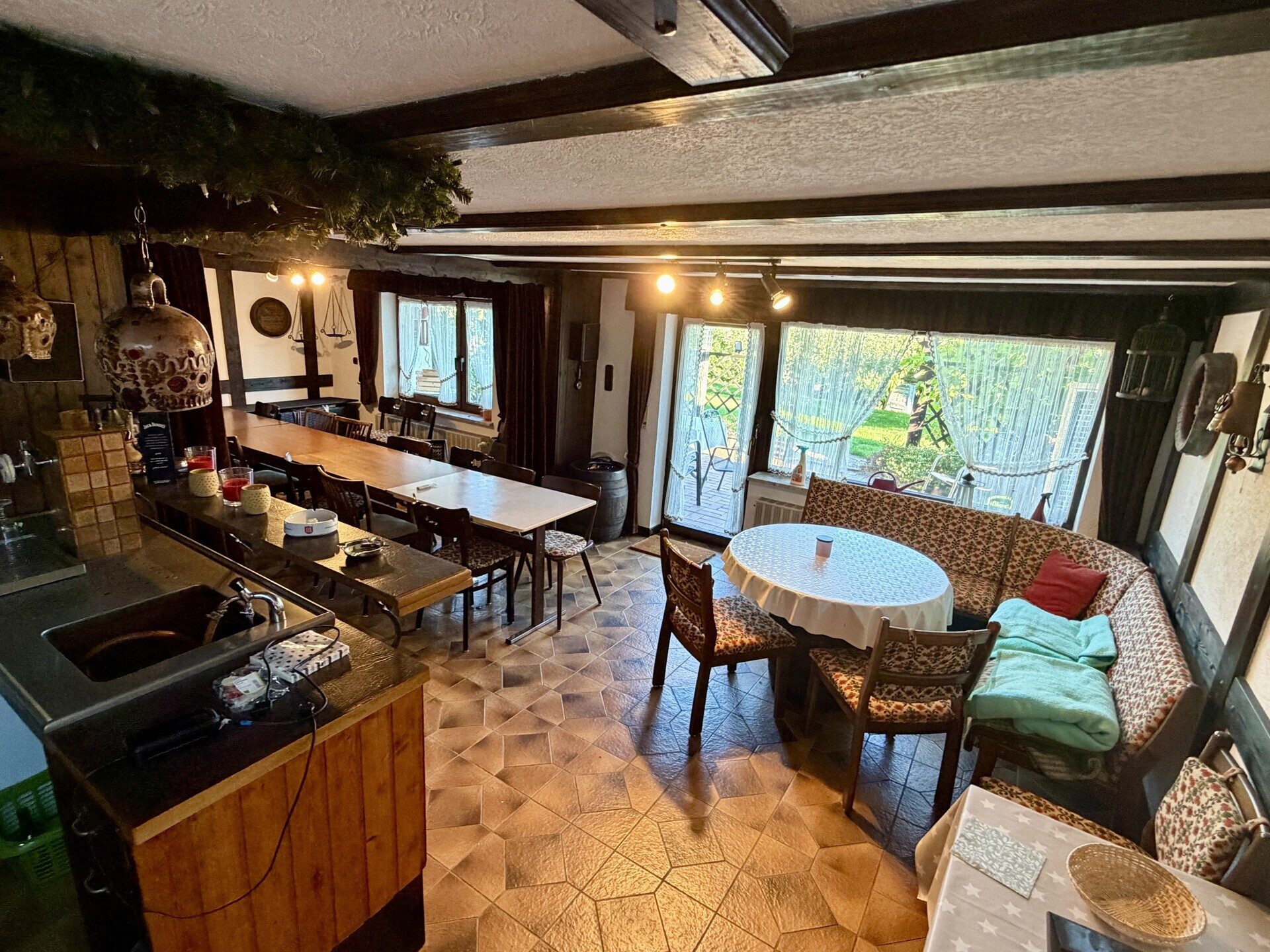 Immobilienangebot - Knüllwald / Oberbeisheim - Wohnen - Gepflegtes Zuhause für mehrere Generationen!
KEINE KÄUFERPROVISION