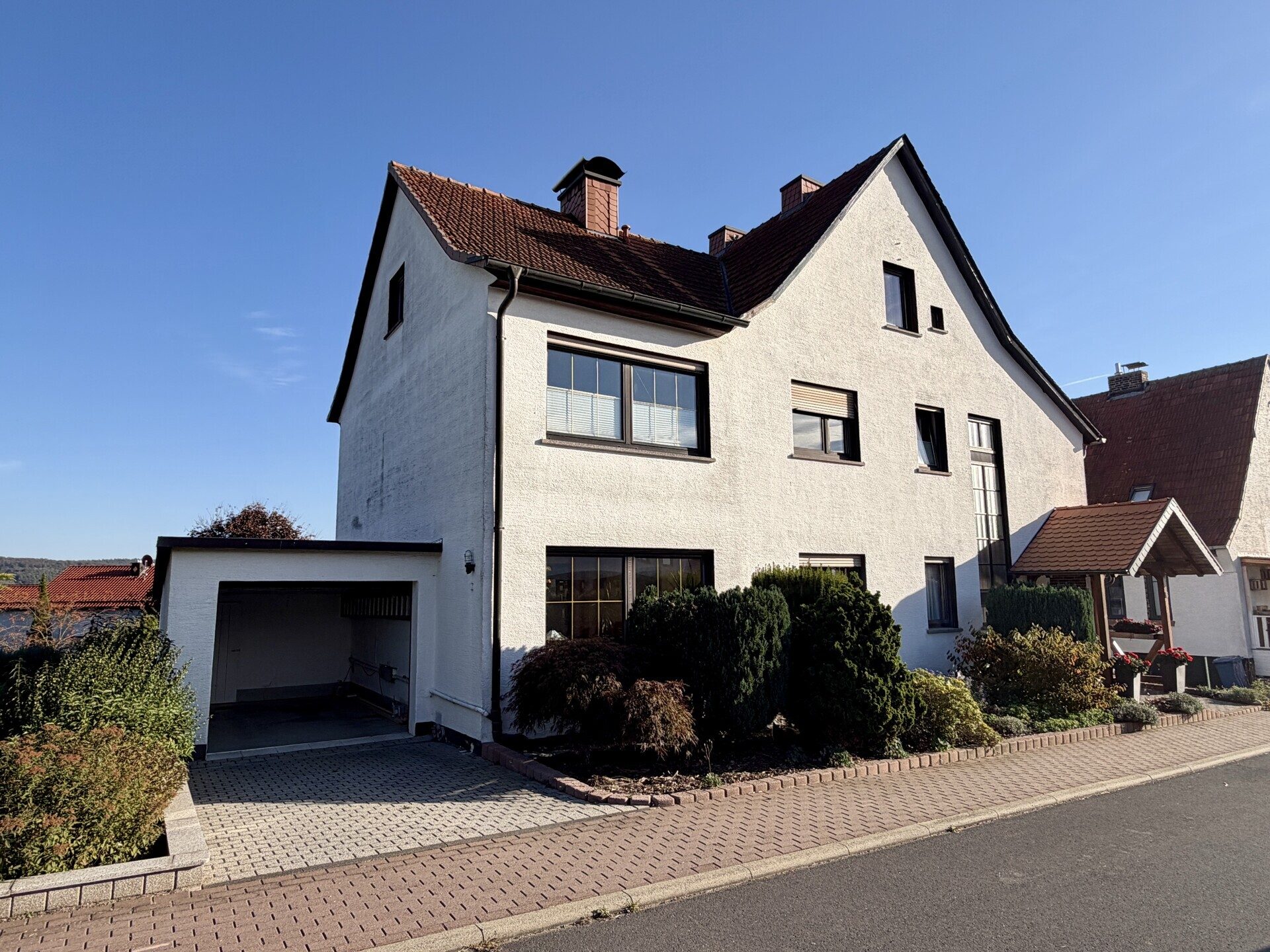 Immobilienangebot - Knüllwald / Oberbeisheim - Wohnen - Gepflegtes Zuhause für mehrere Generationen!
KEINE KÄUFERPROVISION