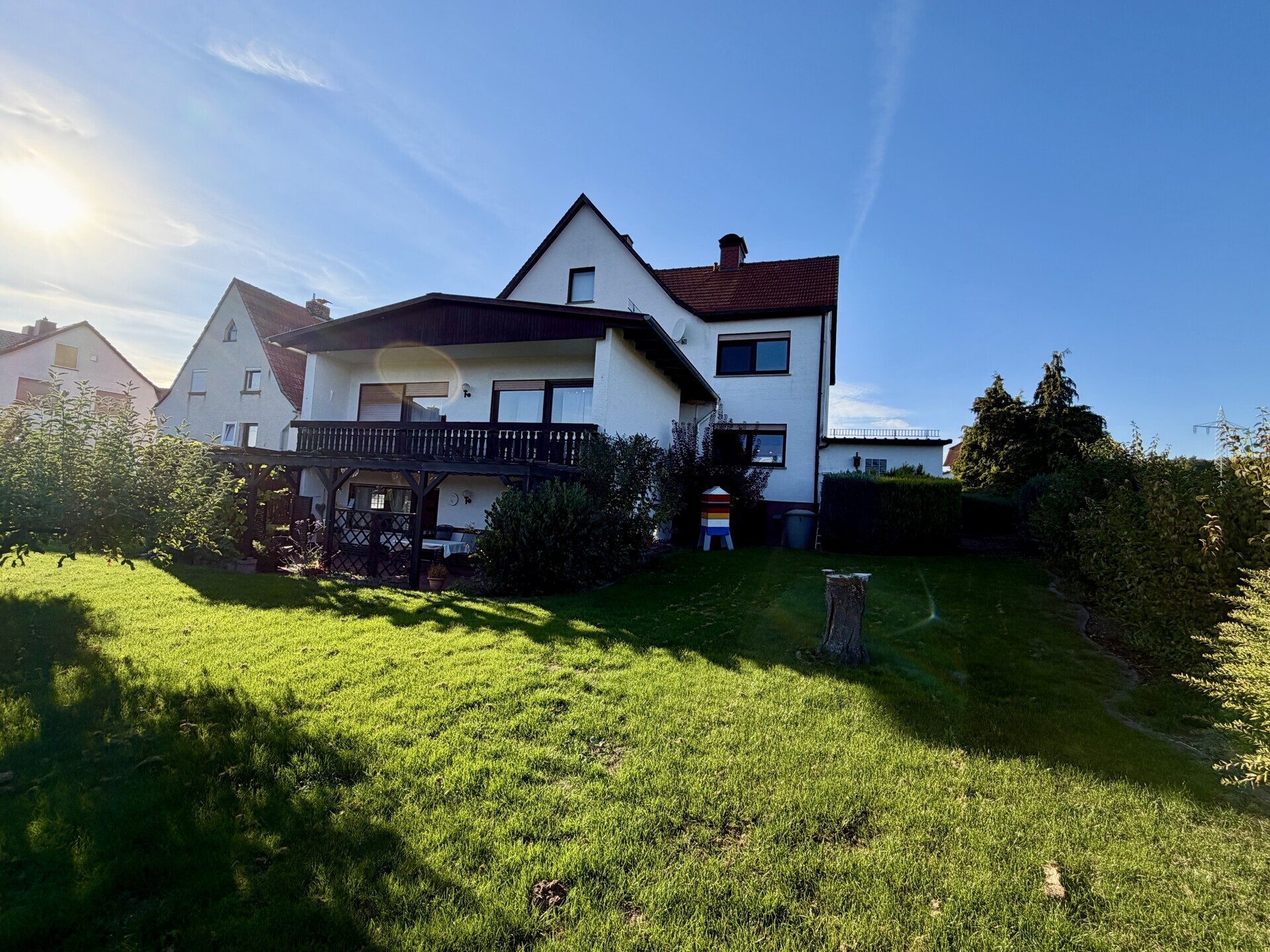 Immobilienangebot - Knüllwald / Oberbeisheim - Wohnen - Gepflegtes Zuhause für mehrere Generationen!
KEINE KÄUFERPROVISION