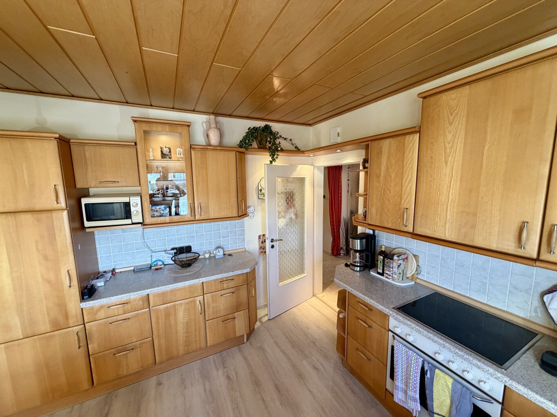 Immobilienangebot - Knüllwald / Oberbeisheim - Wohnen - Gepflegtes Zuhause für mehrere Generationen!
KEINE KÄUFERPROVISION