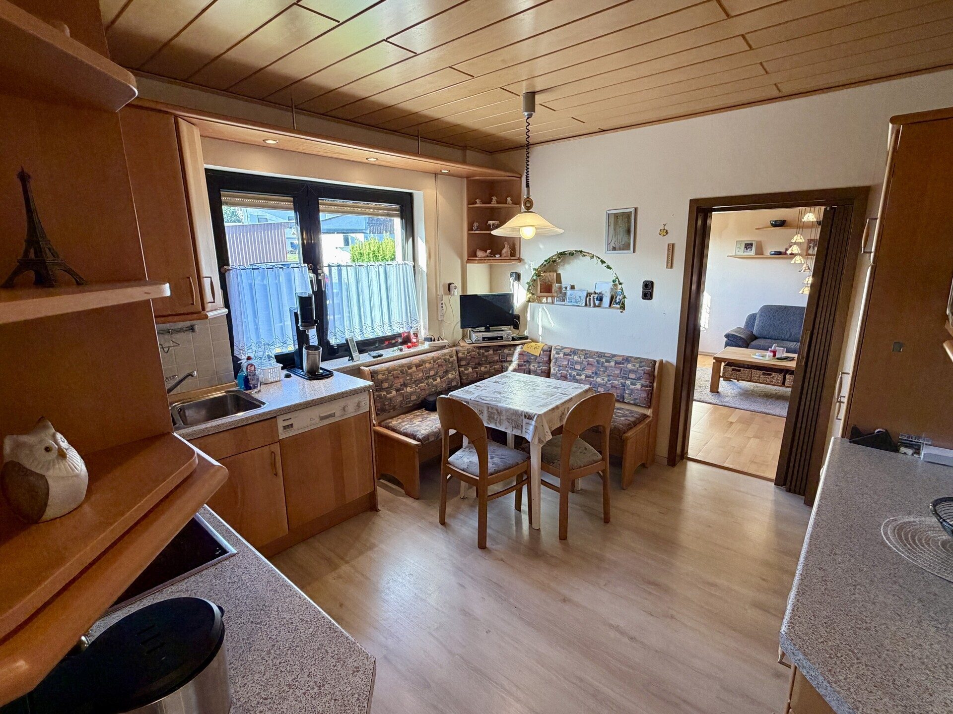 Immobilienangebot - Knüllwald / Oberbeisheim - Wohnen - Gepflegtes Zuhause für mehrere Generationen!
KEINE KÄUFERPROVISION