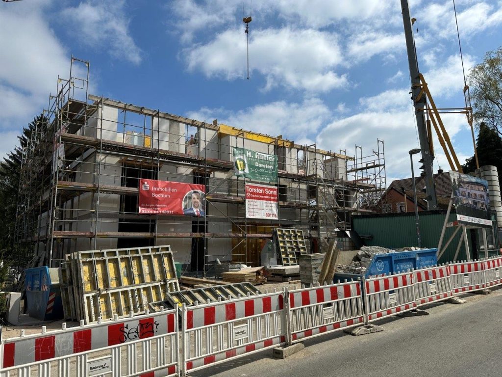 Immobilienangebot - Bochum - Alle - Nachhaltig und kostengünstig - der Rohbau wächst