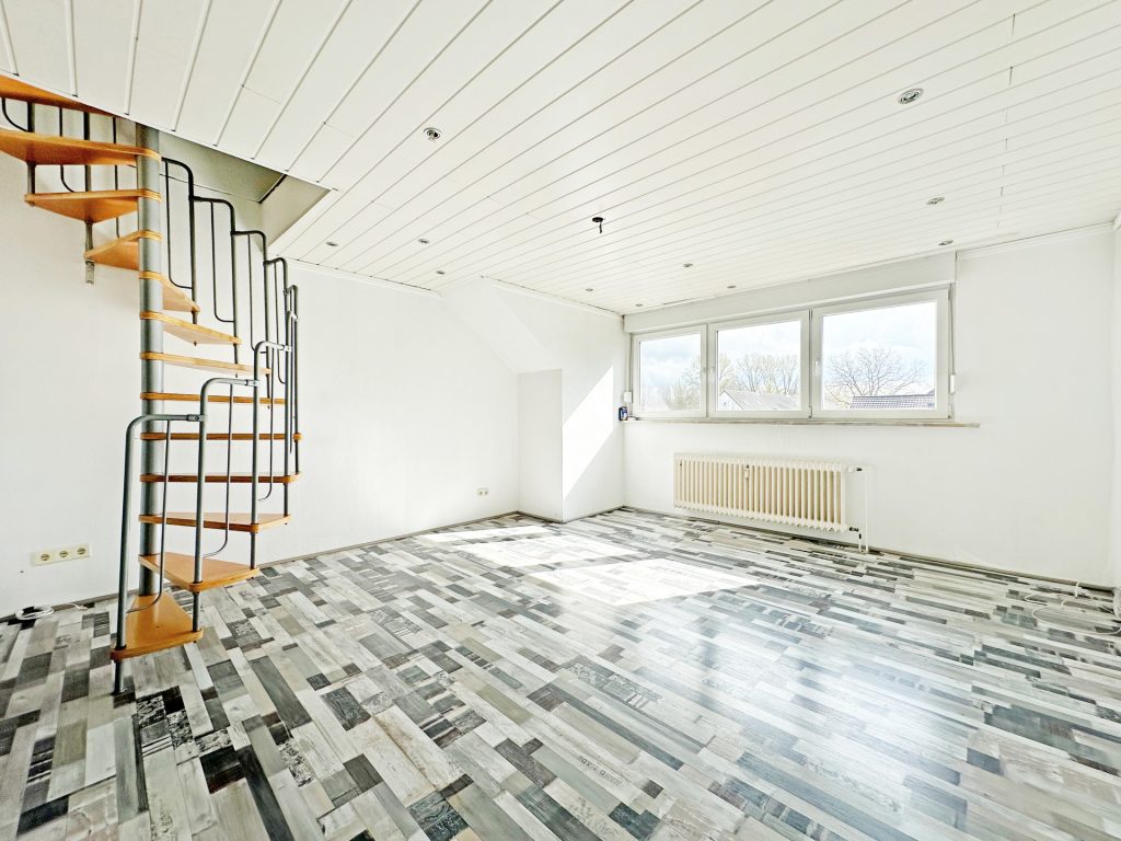 Wohnzimmer Immobilienangebot - Bochum - Alle - Attraktive Dachgeschosswohnung
in Hordel