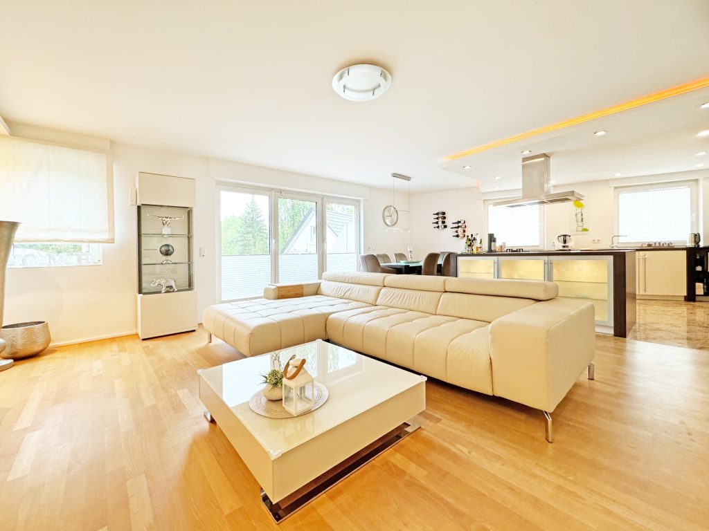 Wohnzimmer Immobilienangebot - Bochum - Alle - Moderne Eleganz in bester Lage
von Linden