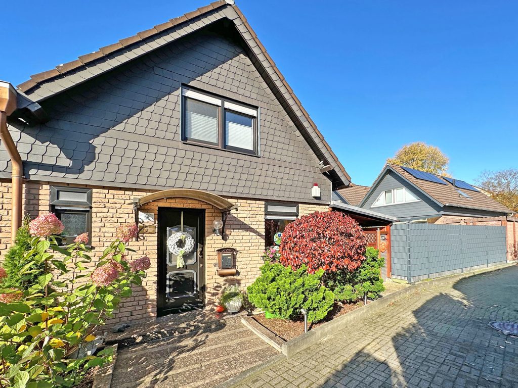 Vorderansicht Immobilienangebot - Bochum - Alle - Wohnglück: Einladende Wohlfühloase
in Hofstede