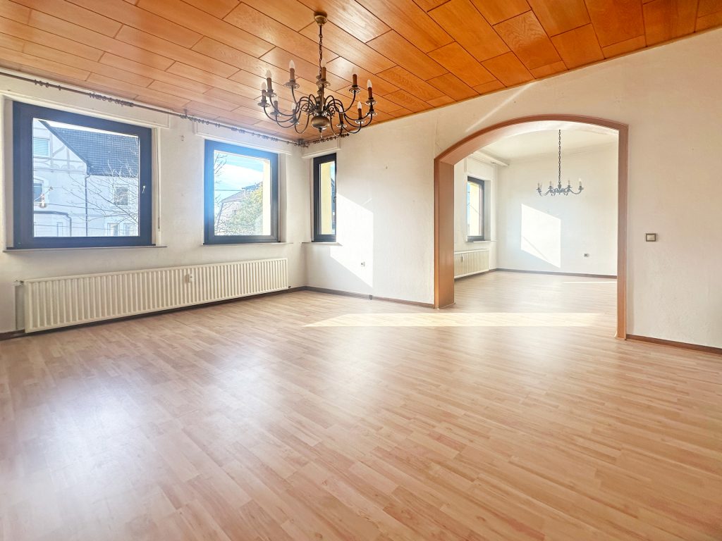 Immobilienangebot - Bochum - Alle - Altbaucharme: Einziehen und Vermieter sein  
in Linden