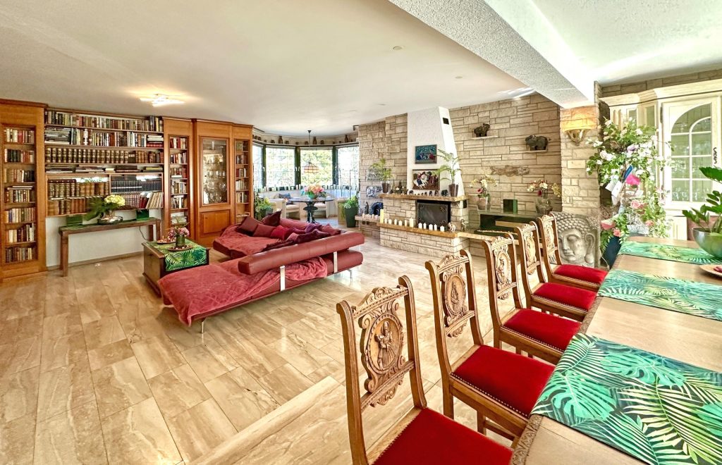 Besonderer Flair im offenen Wohn- und Essbereich Immobilienangebot - Hattingen - Alle - Qualitativ und geräumig - Haus inklusive Wald
in Hattingen (Holthausen)