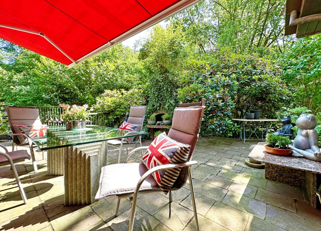 Wohlfühlen auf höchster Ebene mitten in der Natur Immobilienangebot - Hattingen - Alle - Qualitativ und geräumig - Haus inklusive Wald
in Hattingen (Holthausen)