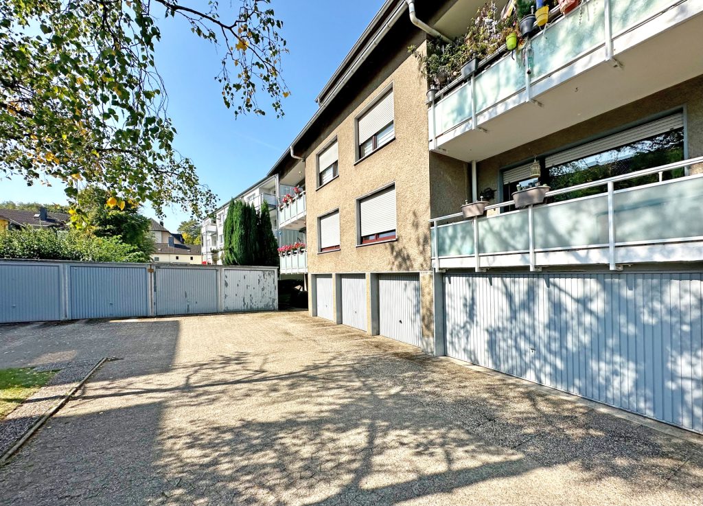 Immobilienangebot - Bochum - Alle - Sanierte Wohnung inkl. Garage (1* von 2)
in Höntrop