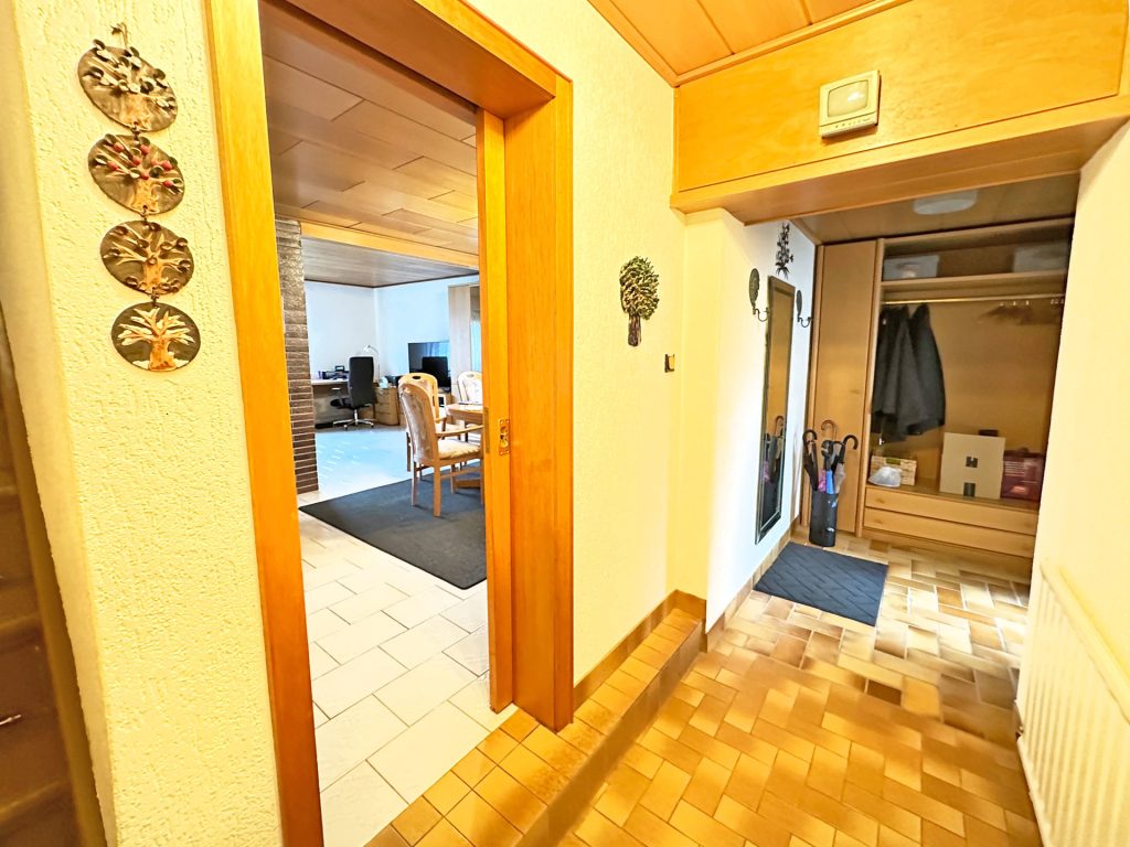 Immobilienangebot - Bochum - Alle - Gepflegte Doppelhaushälfte mit Doppelgarage
in Harpen