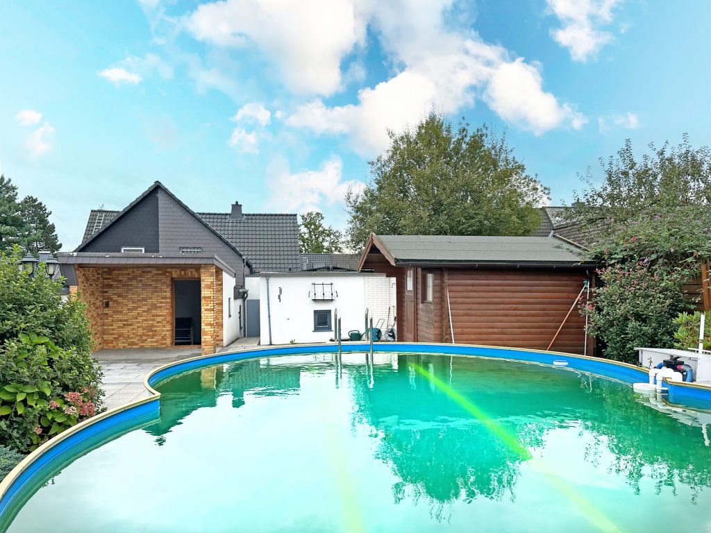 Immobilienangebot - Bochum - Alle - Gepflegte Doppelhaushälfte mit Doppelgarage
in Harpen