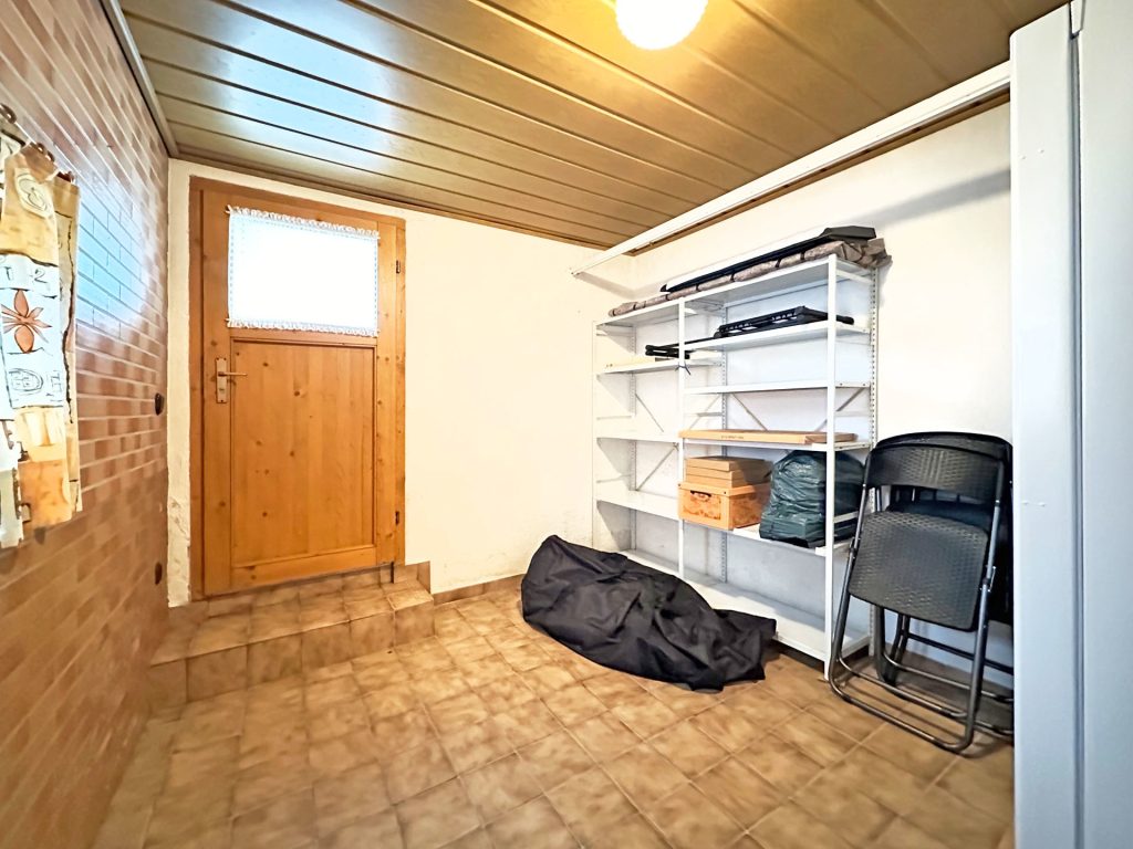Immobilienangebot - Bochum - Alle - Gepflegte Doppelhaushälfte mit Doppelgarage
in Harpen