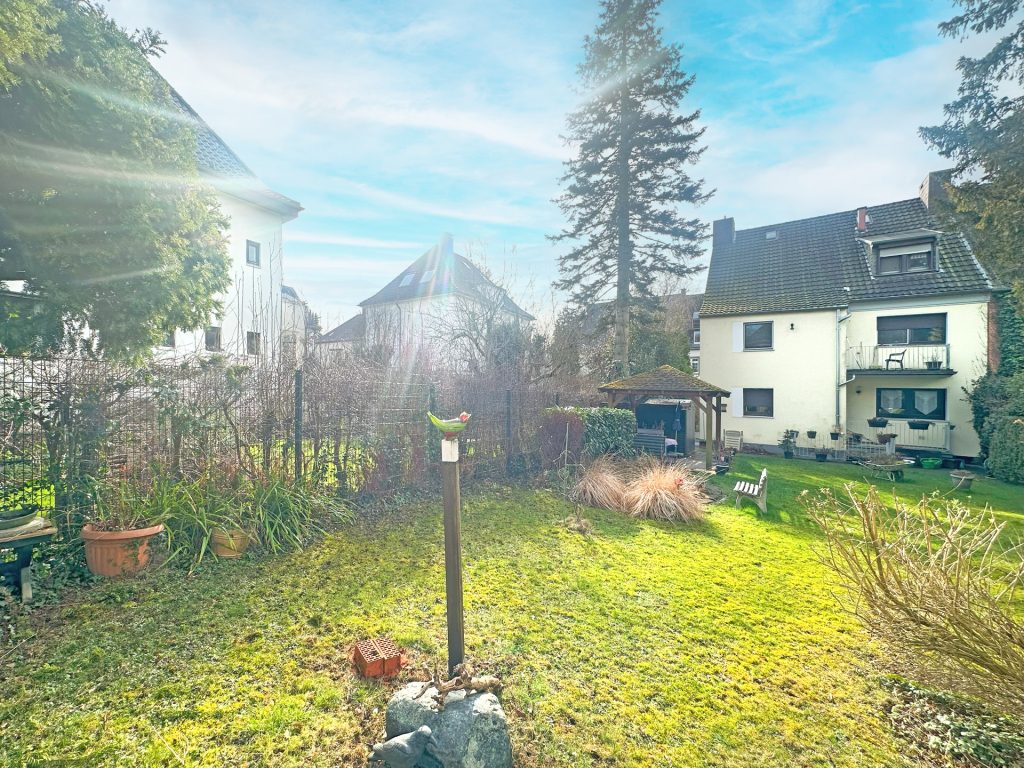 Immobilienangebot - Bochum - Alle - Freigezogenes Dreifamilienhaus 
in Altenbochum