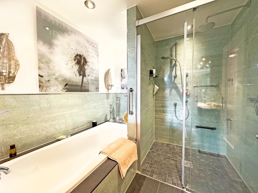 Immobilienangebot - Bochum / Altenbochum - Alle - Prestigeobjekt in begehrter Lage 
von Altenbochum