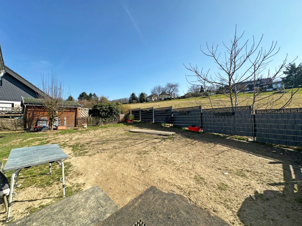 Immobilienangebot - Bochum - Alle - Junges Einfamilienhaus mit Einliegerwohnung
in Stiepel
