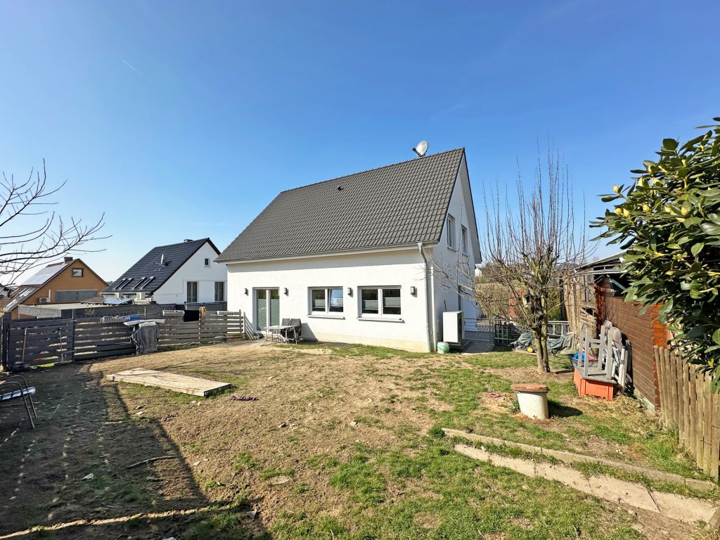Immobilienangebot - Bochum - Alle - Junges Einfamilienhaus mit Einliegerwohnung
in Stiepel