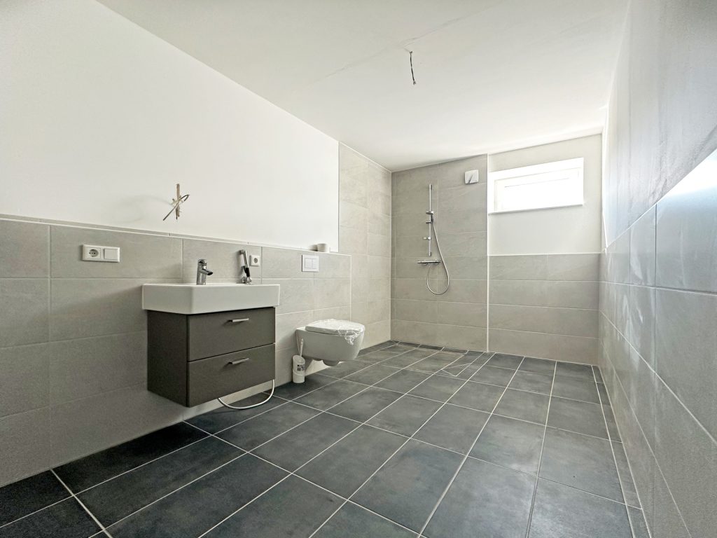 Immobilienangebot - Bochum - Alle - Junges Einfamilienhaus mit Einliegerwohnung
in Stiepel
