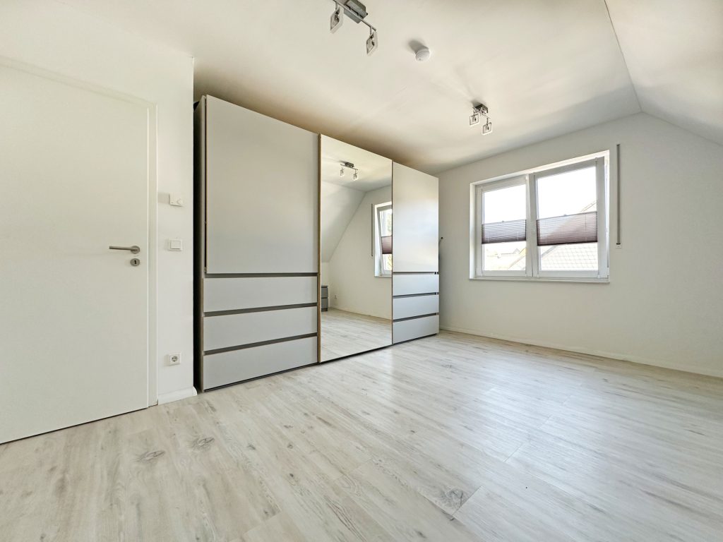 Immobilienangebot - Bochum - Alle - Junges Einfamilienhaus mit Einliegerwohnung
in Stiepel