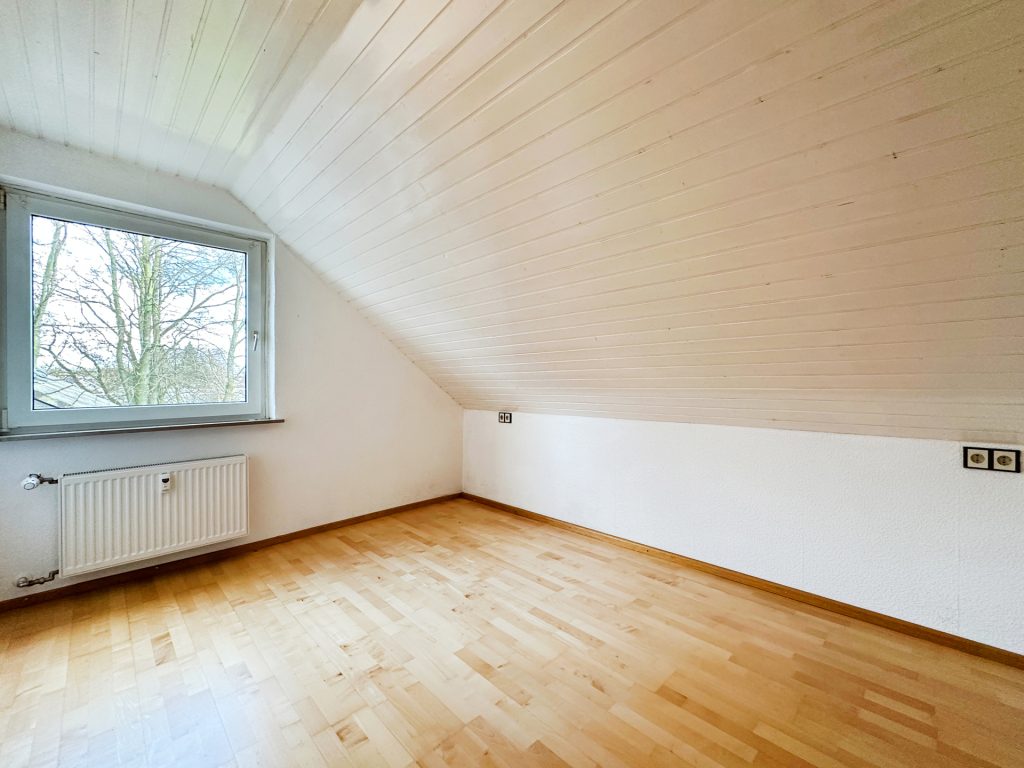 Immobilienangebot - Bochum - Alle - Gemütliche Dachgeschosswohnung 
in Eppendorf
