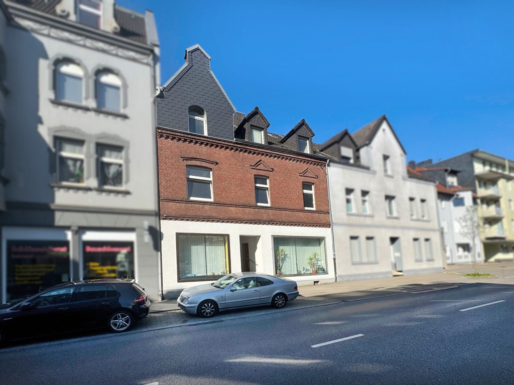 Immobilienangebot - Bochum - Alle - Wohn- und Geschäftshaus
in Wattenscheid