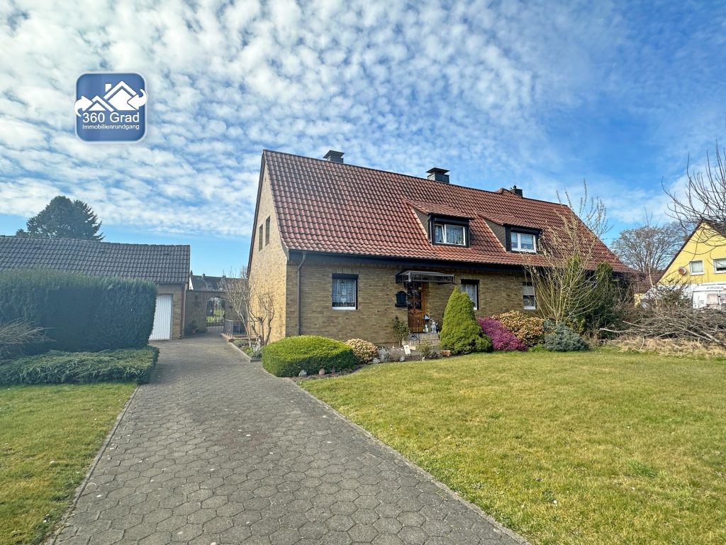 Frontansicht Immobilienangebot - Bochum - Alle - Doppelhaushälfte mit traumhaftem Garten
in Hamme