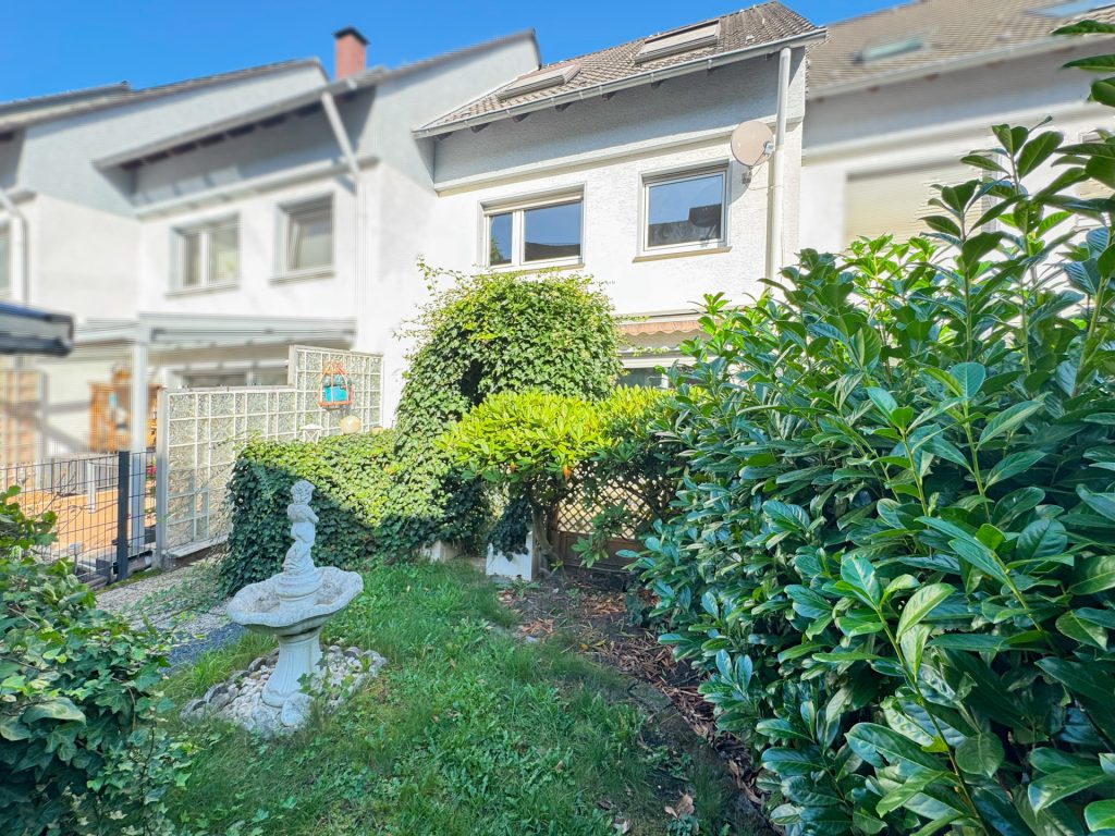 Titelbild Immobilienangebot - Dortmund - Alle - Reihenhaus mit Potenzial
in Dortmund-Marten