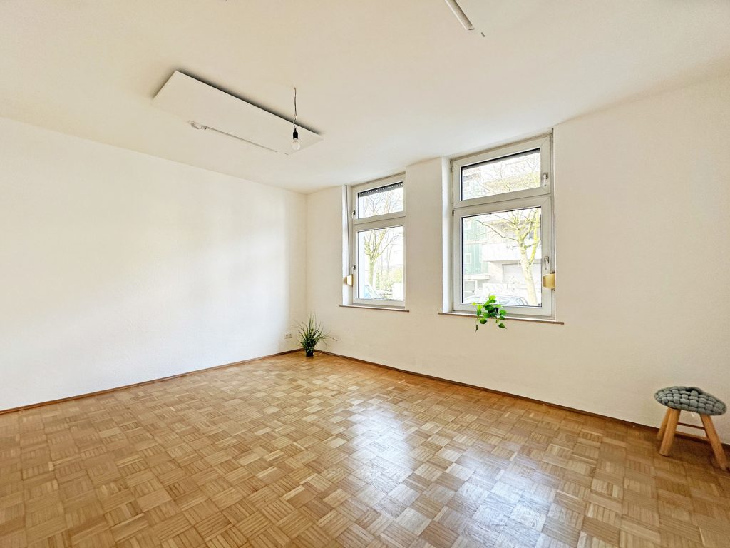 Immobilienangebot - Bochum - Alle - Attraktives, modernisiertes Dreifamilienhaus 
in Wattenscheid